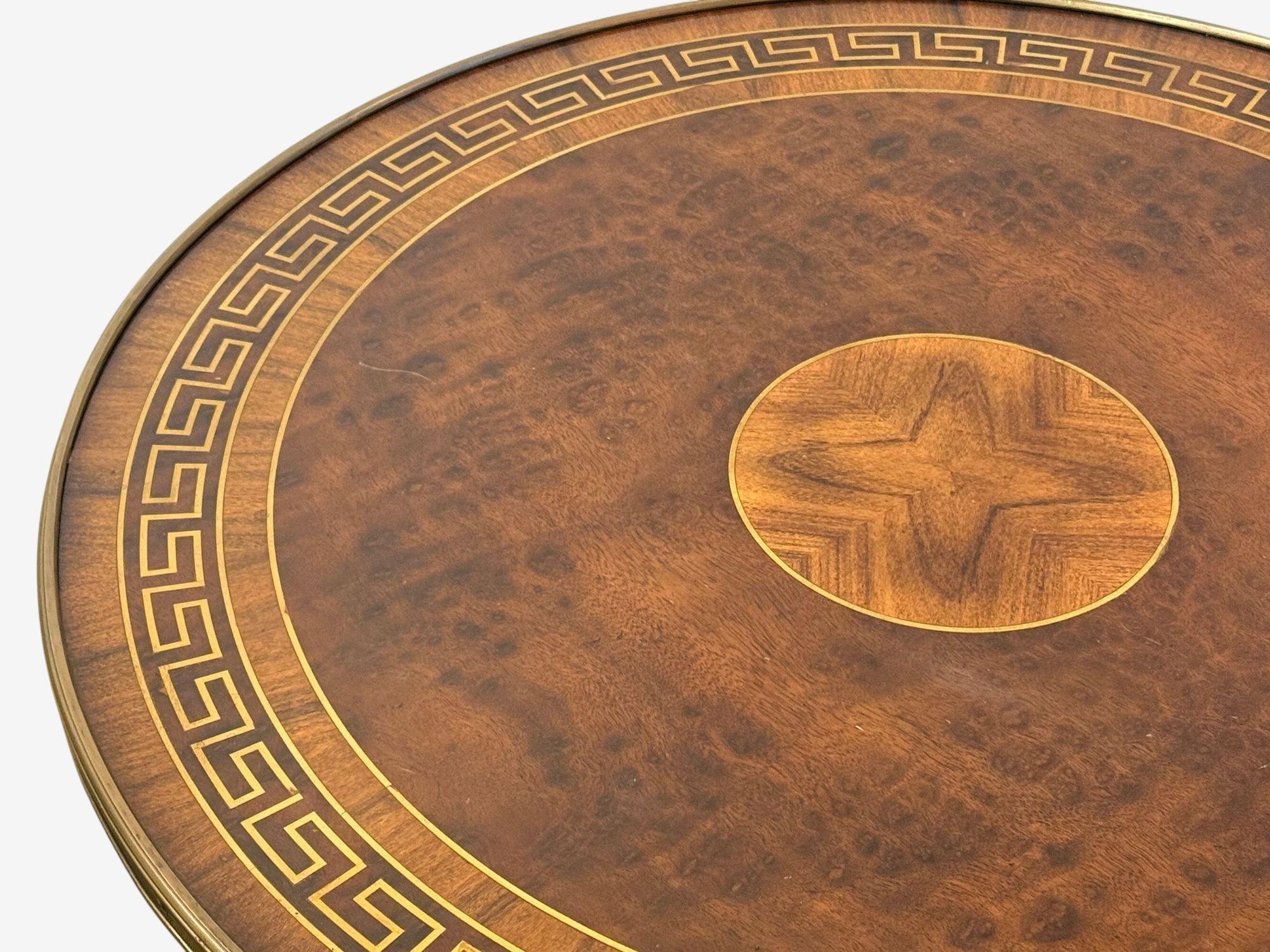 Neoclásico Ruso, Madera de Burl, Latón, Gueridones, Francia, Años 50 en venta 1