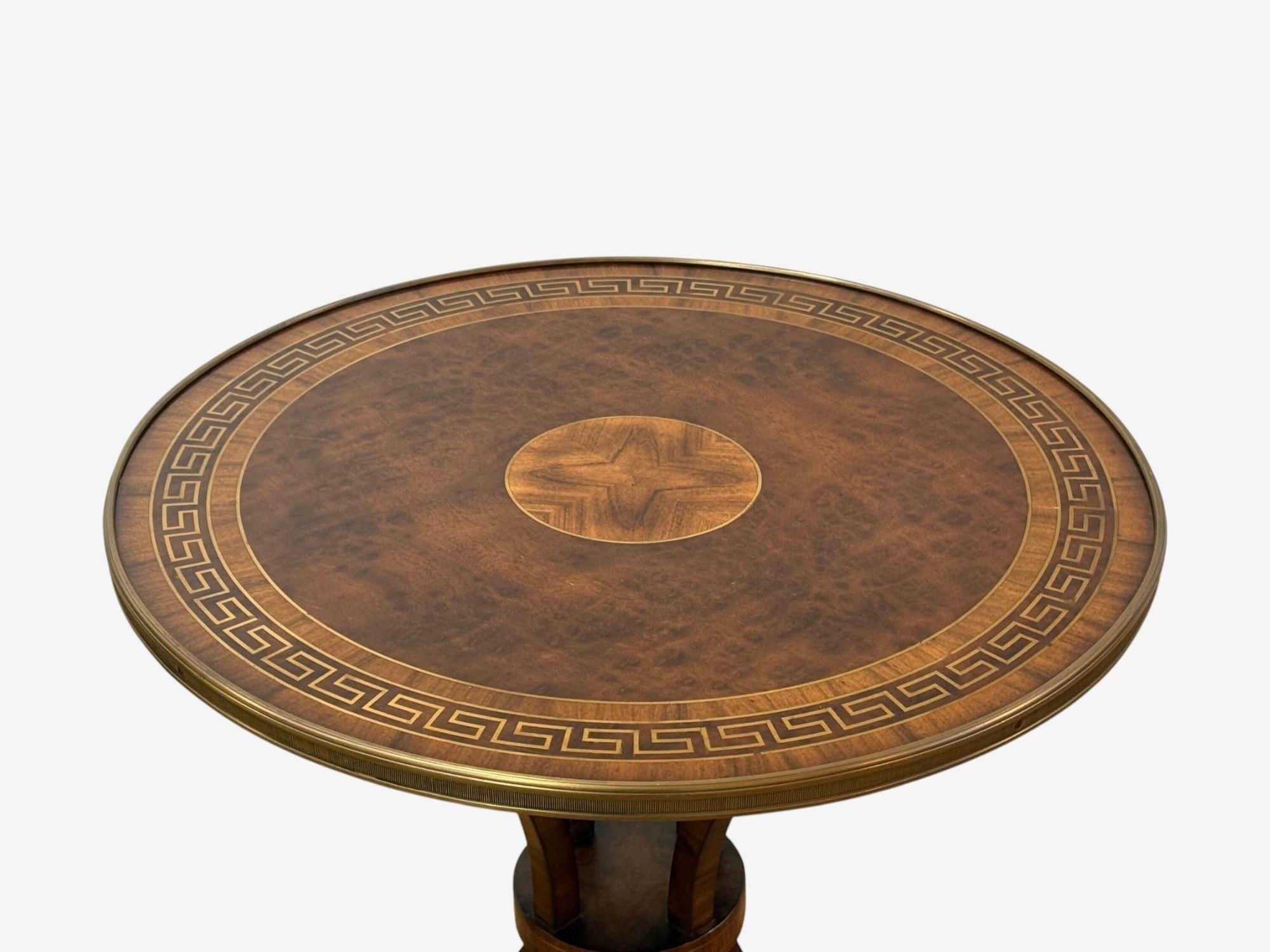 Neoclásico Ruso, Madera de Burl, Latón, Gueridones, Francia, Años 50 en venta 2