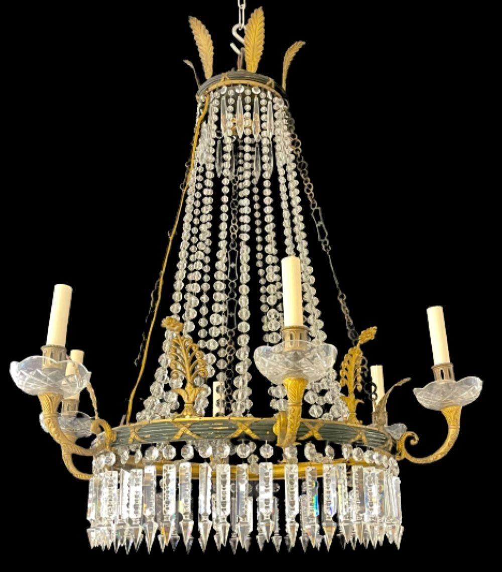 Neoclassico Lampadario neoclassico russo a sei luci, bronzo e cristallo in vendita