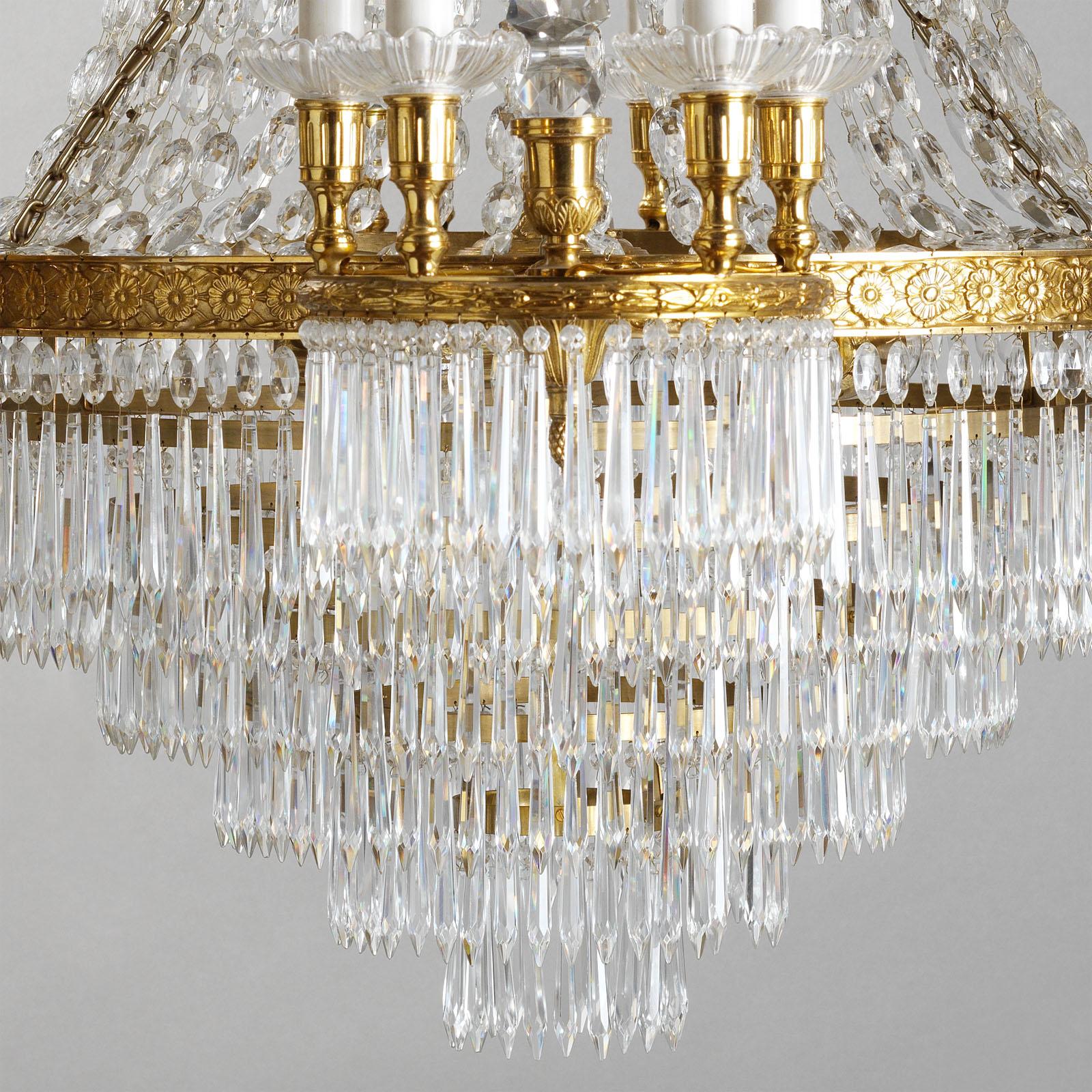 Neoclassical Style Gilt Bronze and Crystal Chandelier by Gherardo Degli Albizzi In New Condition For Sale In Florence, Tuscany