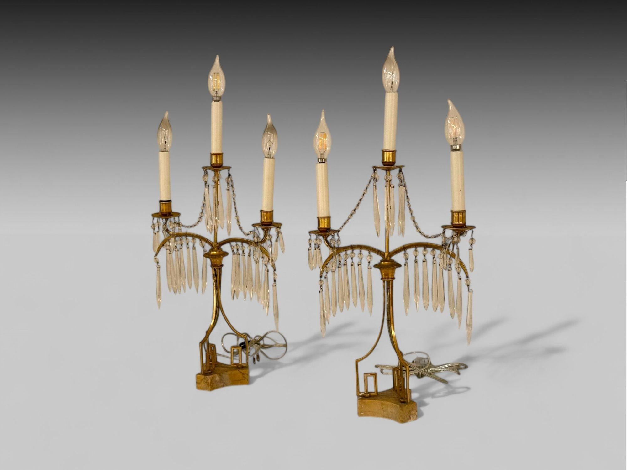 Neoclásico Ruso, Lámparas de Mesa, Bronce Dore, Cristal, Francia, S. XIX Francés en venta
