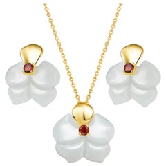 Russian Nephrite Orchid Garnet 14 Karat Yellow Gold Necklace Earrings Set