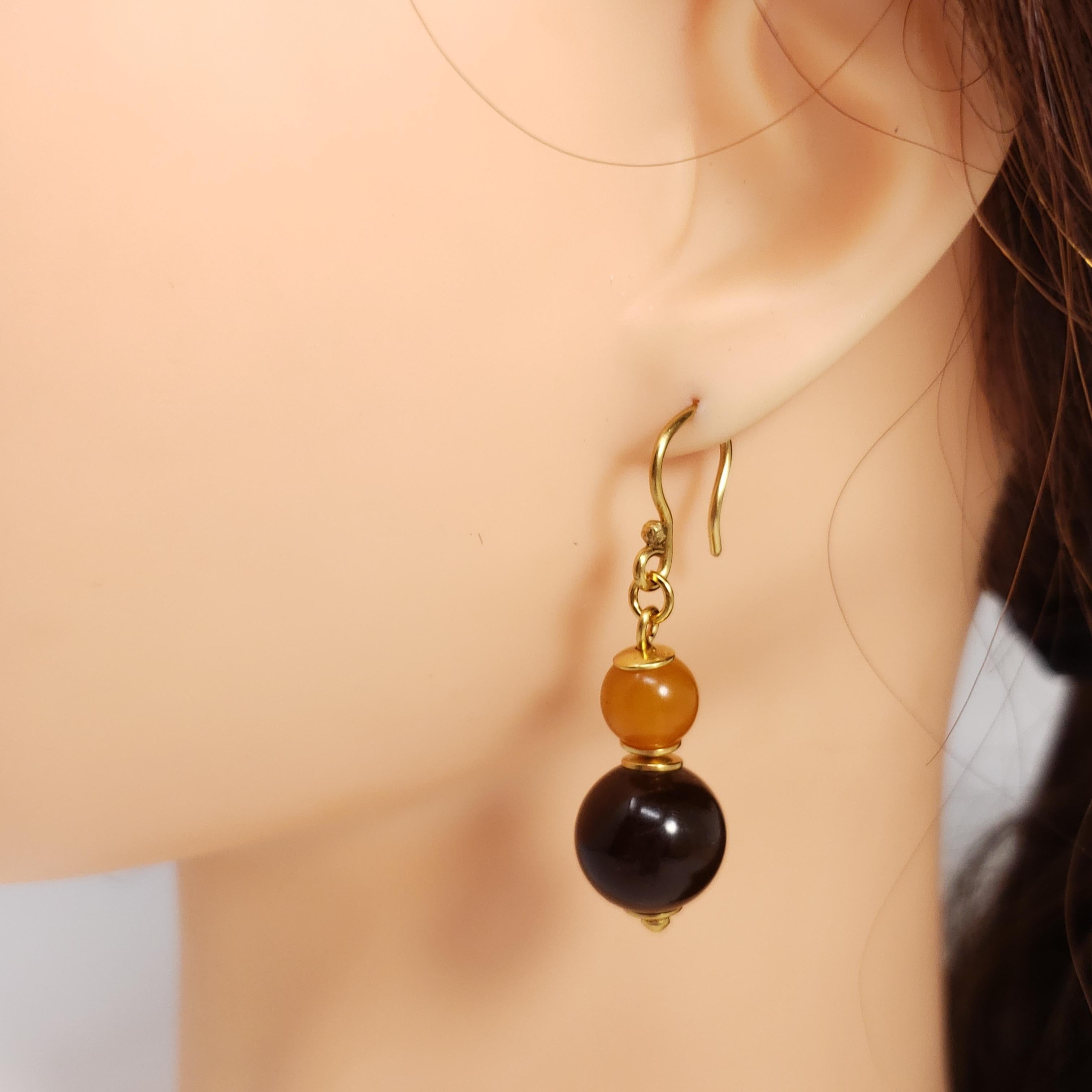Art Deco Russian Orange Baltic Amber Bead Dangling Earrings in Gold, Early to Mid 1900s For Sale