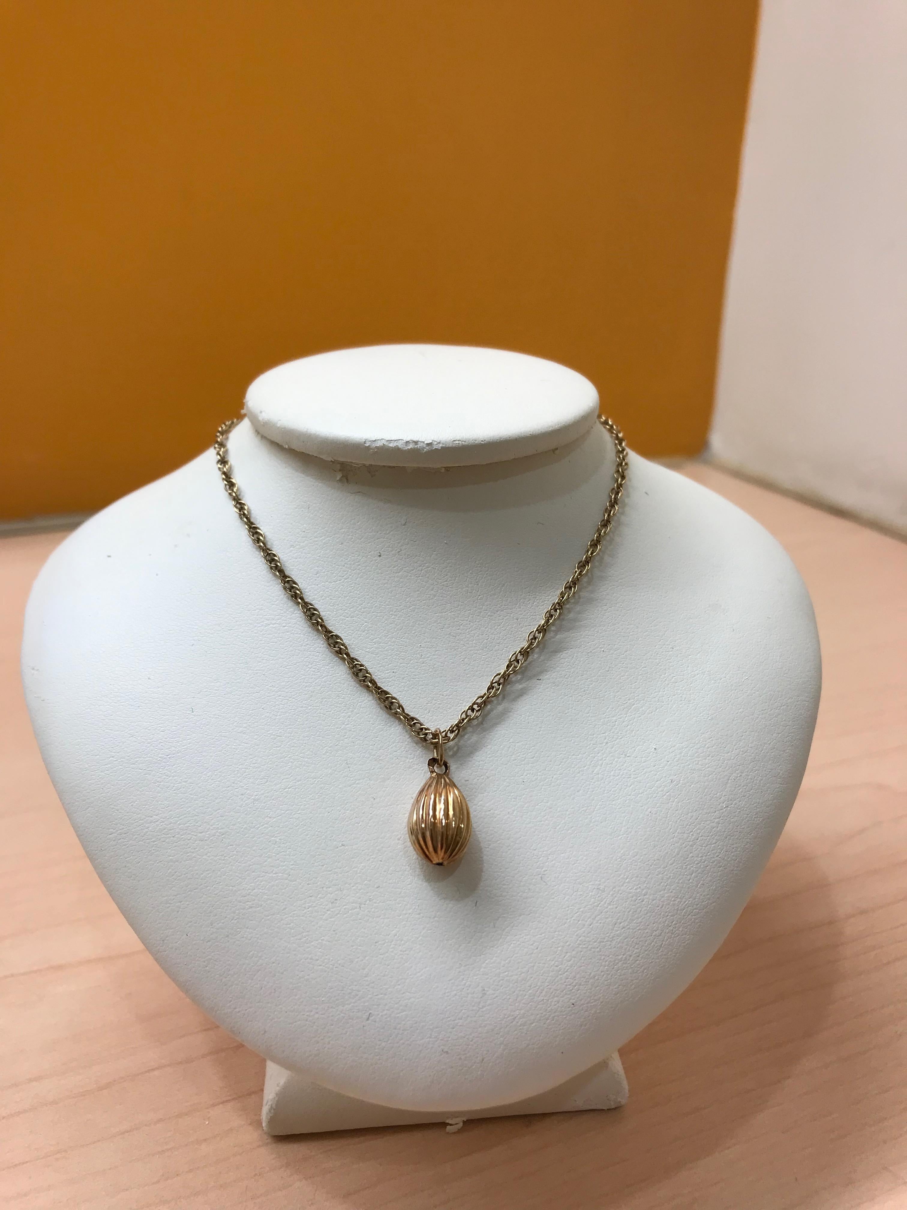 Russian Reeded Gold Easter Egg Pendant, circa 1910 1