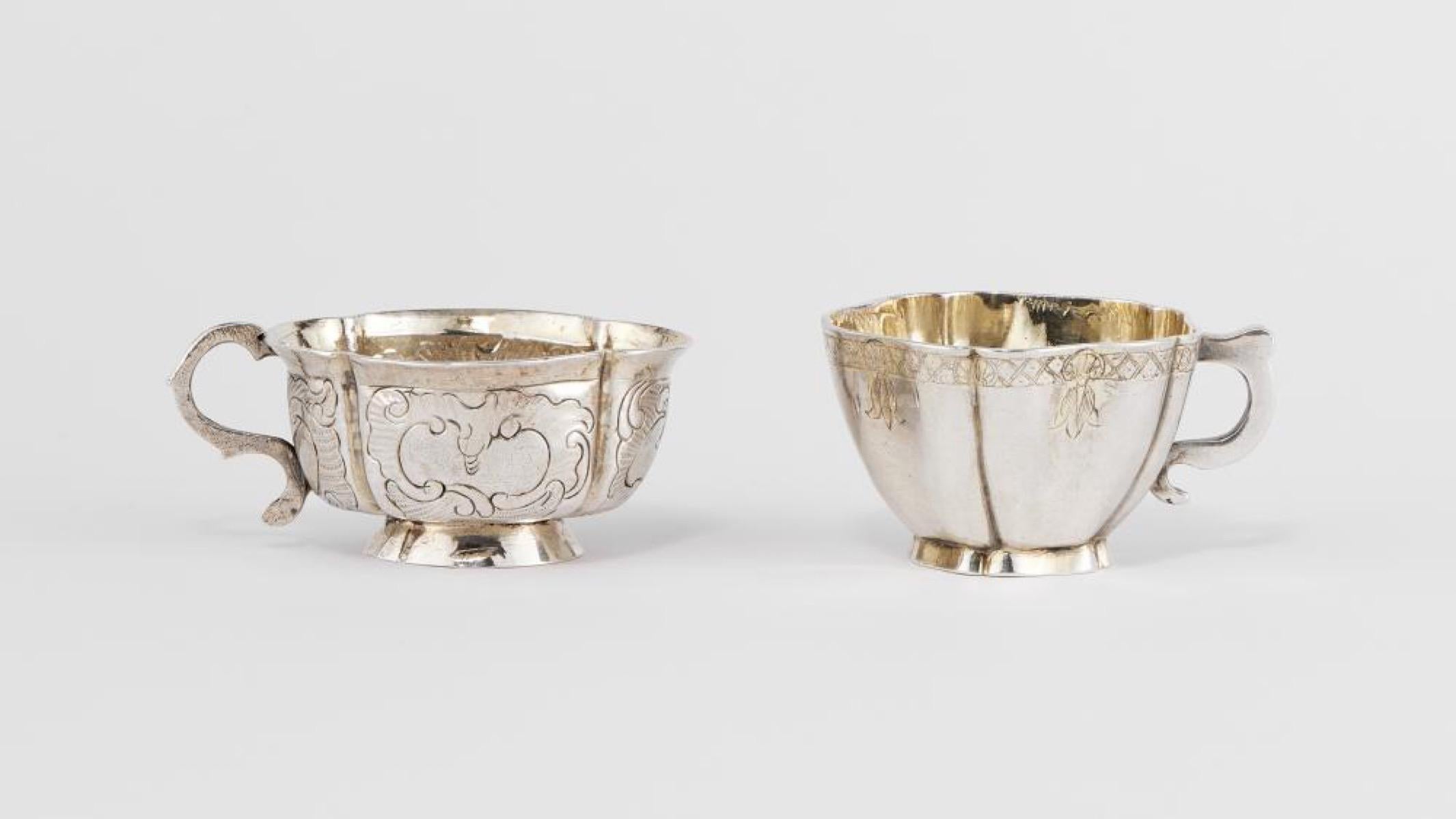 2 Russian cups with etched decor and repulsed scrolls Russia, Ivan Frolov, St. Petersburg 1743, and Fyedor Petrov, Moscow 1778, H 3 cm, 70 g.