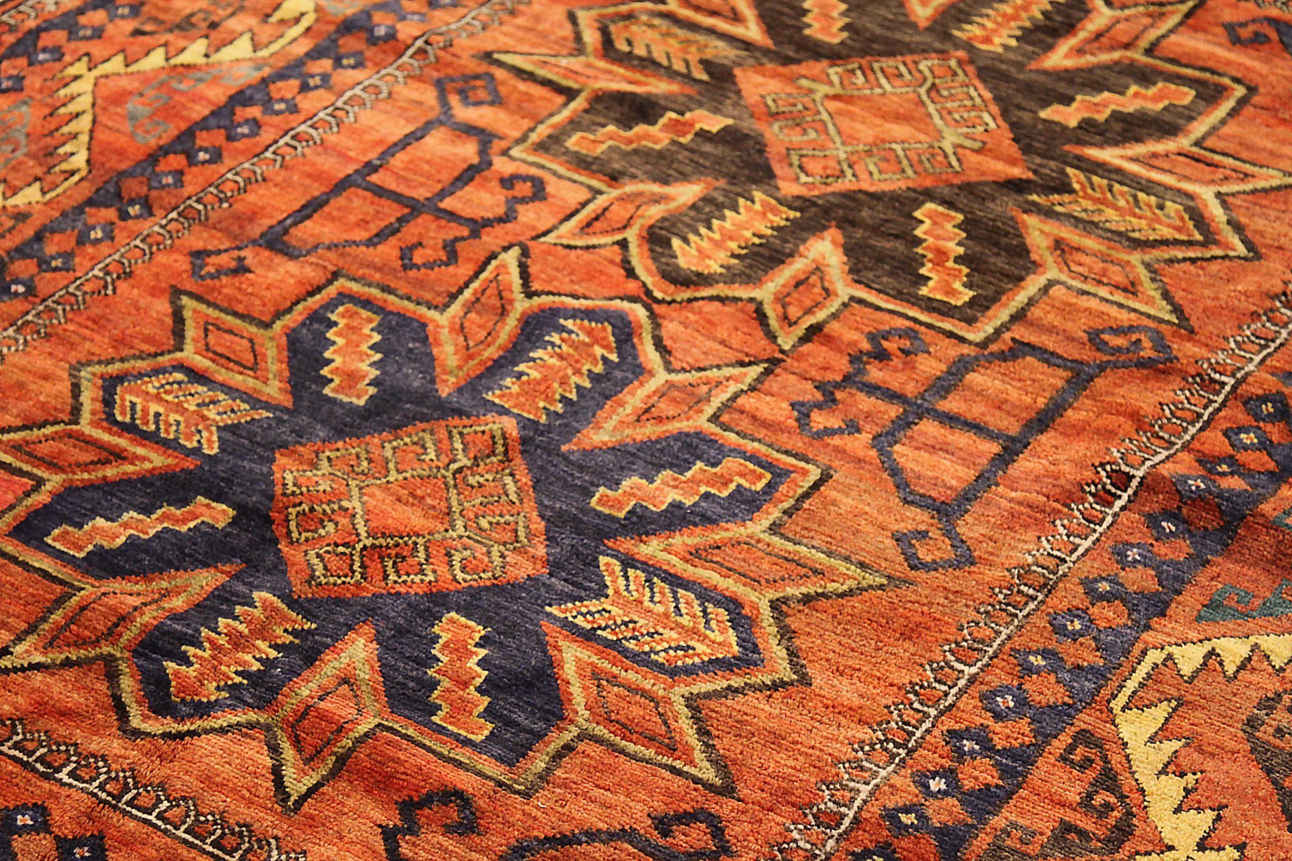 Russisch Samarghand Kleiner Teppich CIRCA 1910 - Wolle Blau Rot Gelb 72568 im Zustand „Hervorragend“ im Angebot in Dallas, TX