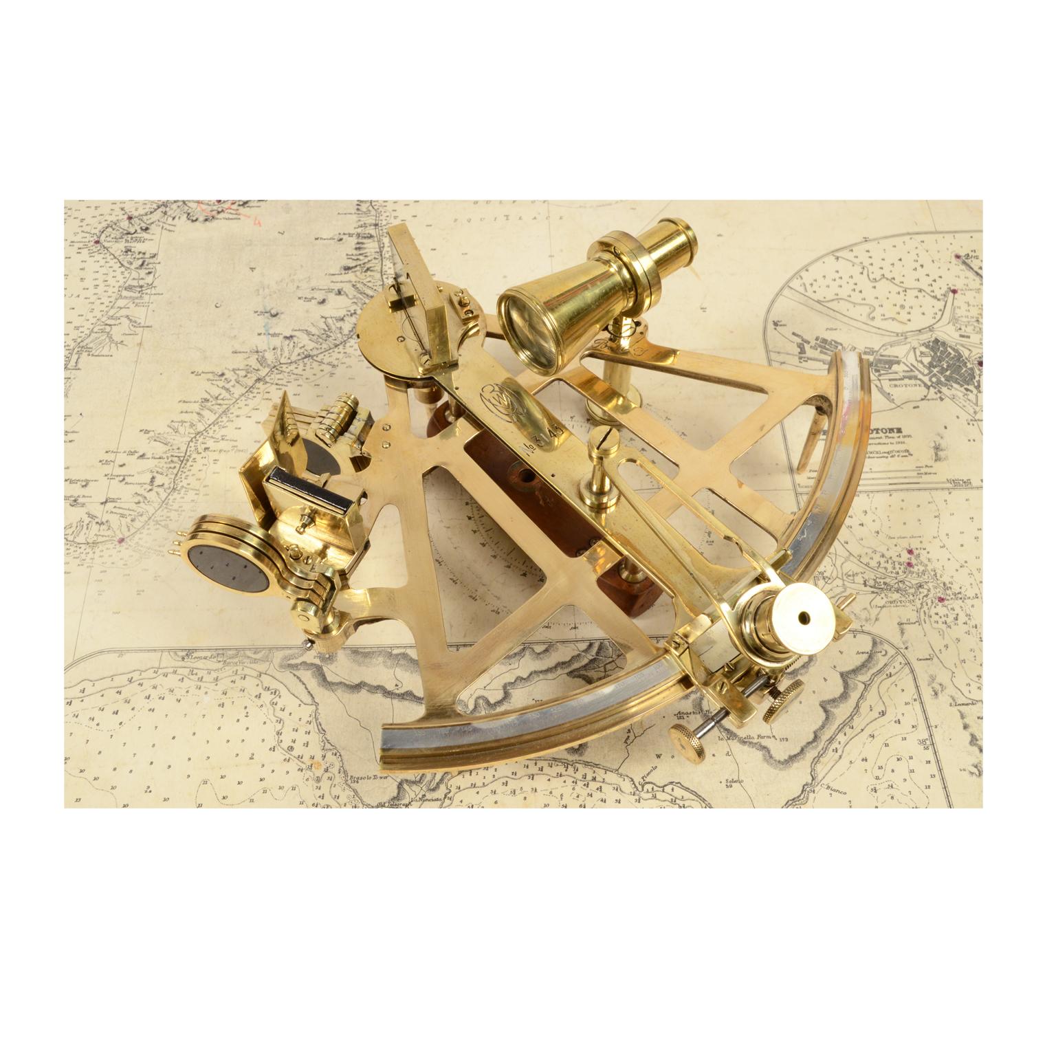 Brass sextant, Russian manufacture No. 3143 made in the early 1900s; nautical instrument of fine manufacture. Brass frame with engraved silver protractor scale embedded in the arch, with scale from 0 to + 155, vernier with micrometric screw