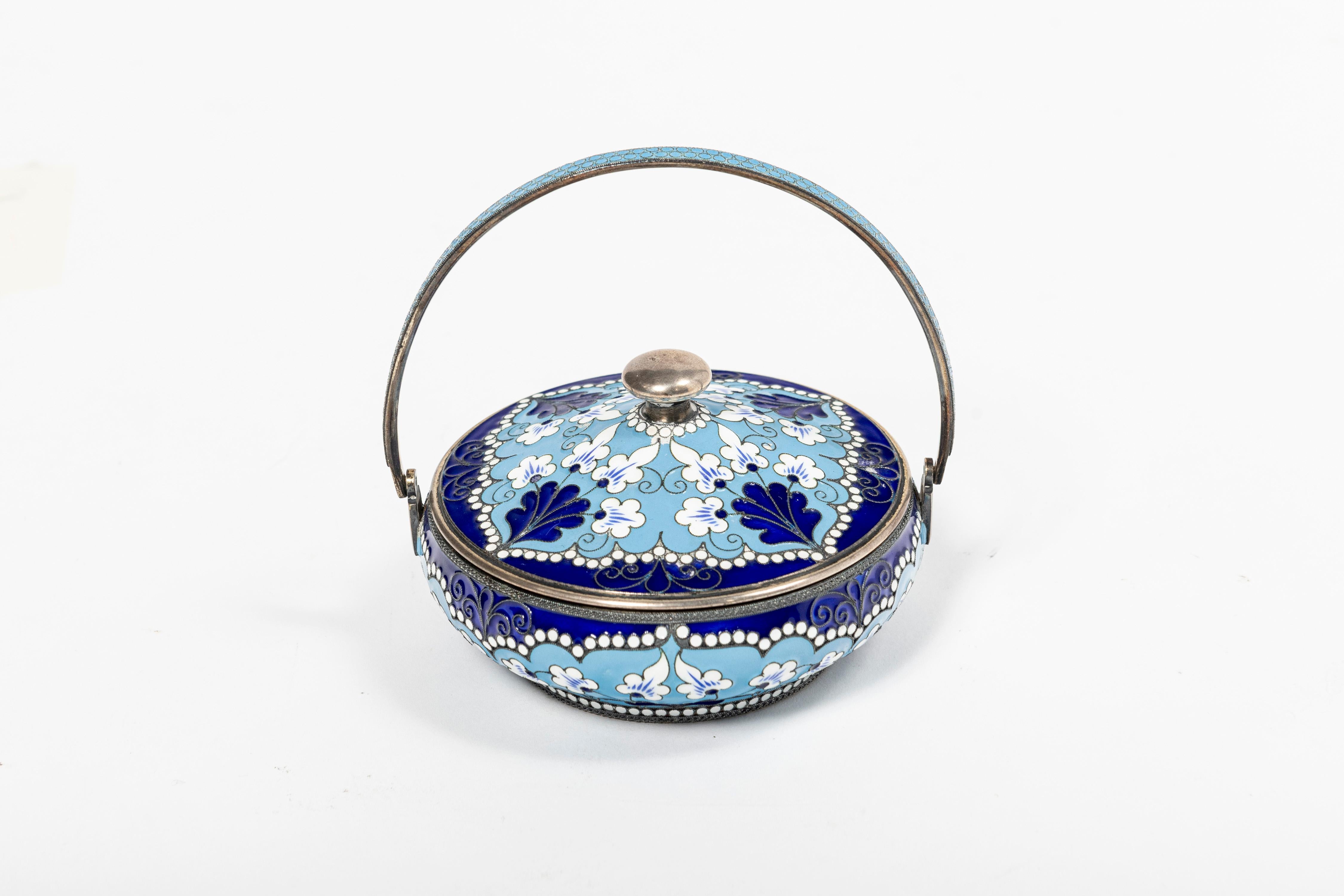 Russian silver and enamel tea set for six people, Russia, circa 1960. For Sale 3