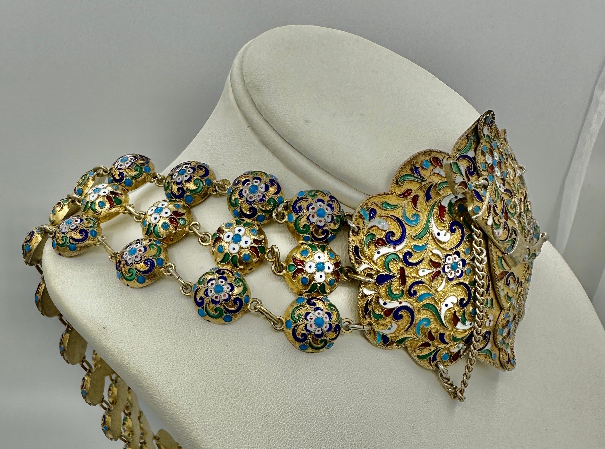 Cintura o collana russa in argento dorato e smalto San Pietroburgo 1908-1917 V.I.I. Victorov in vendita 1