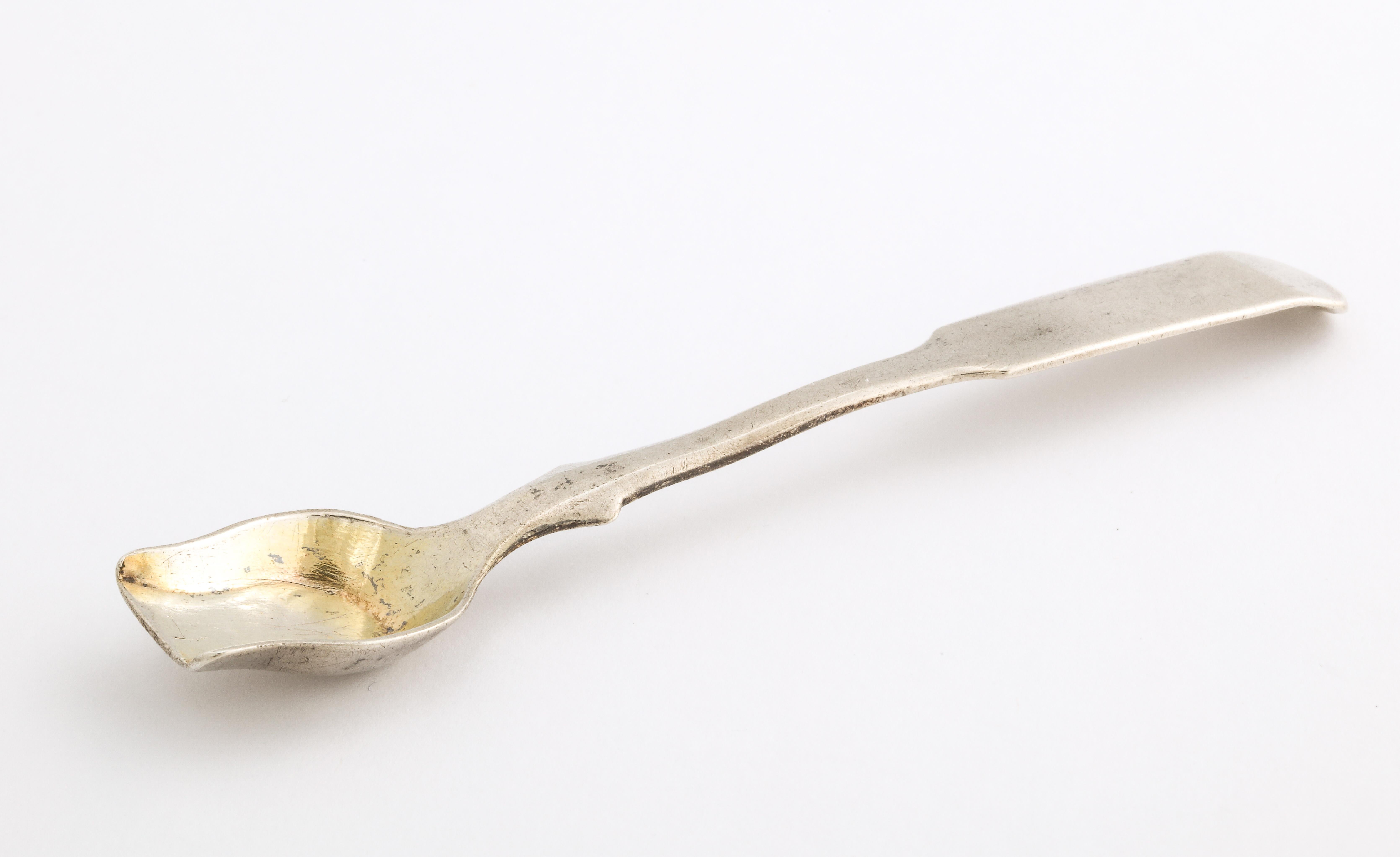 Russian Silver Nicholas I Salt Spoon, Moscow, 1833 In Good Condition For Sale In St. Catharines, ON