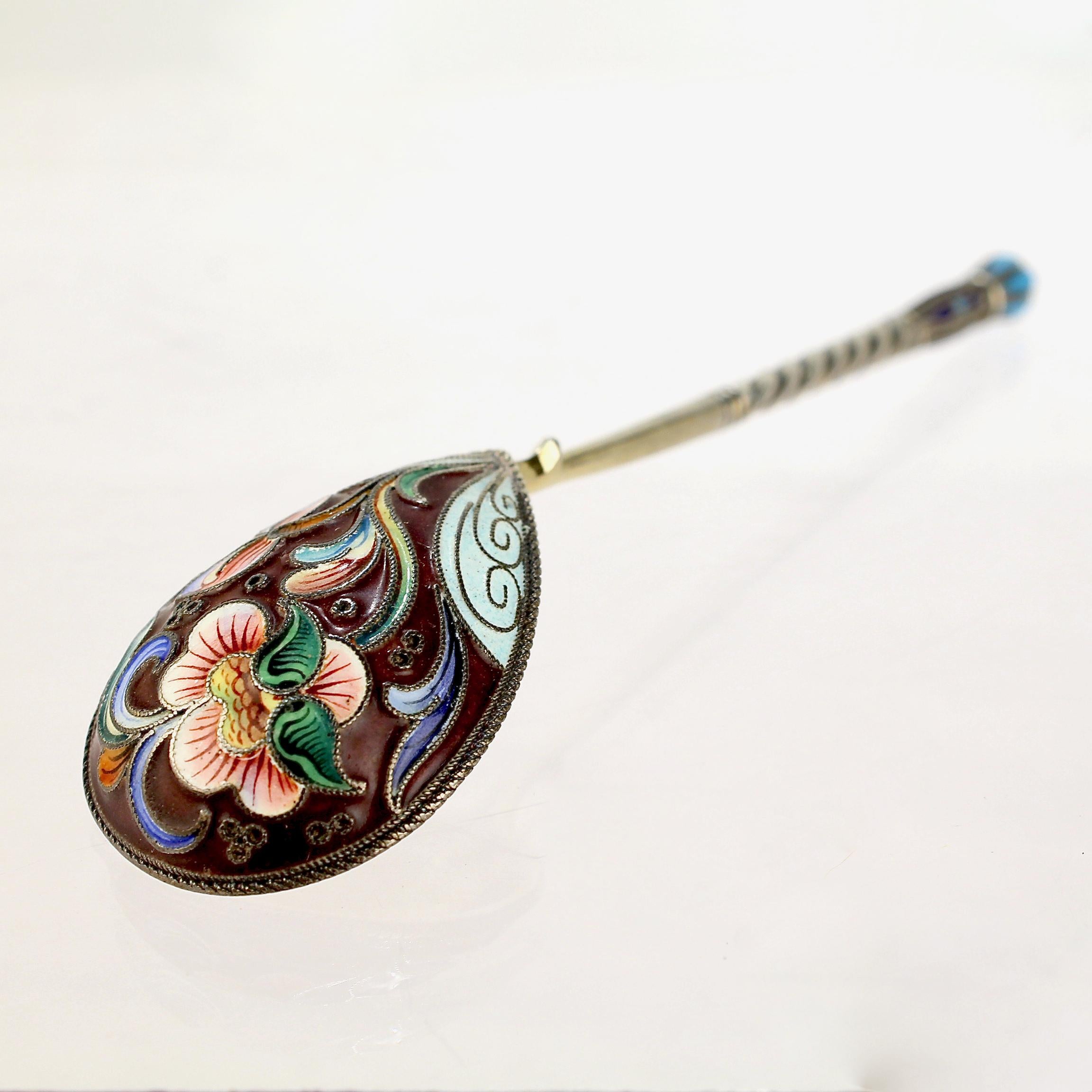 Cuillère à thé / cuillère Kvosh russe en argent et émail cloisonné façonné par Maria Sokolova Unisexe en vente