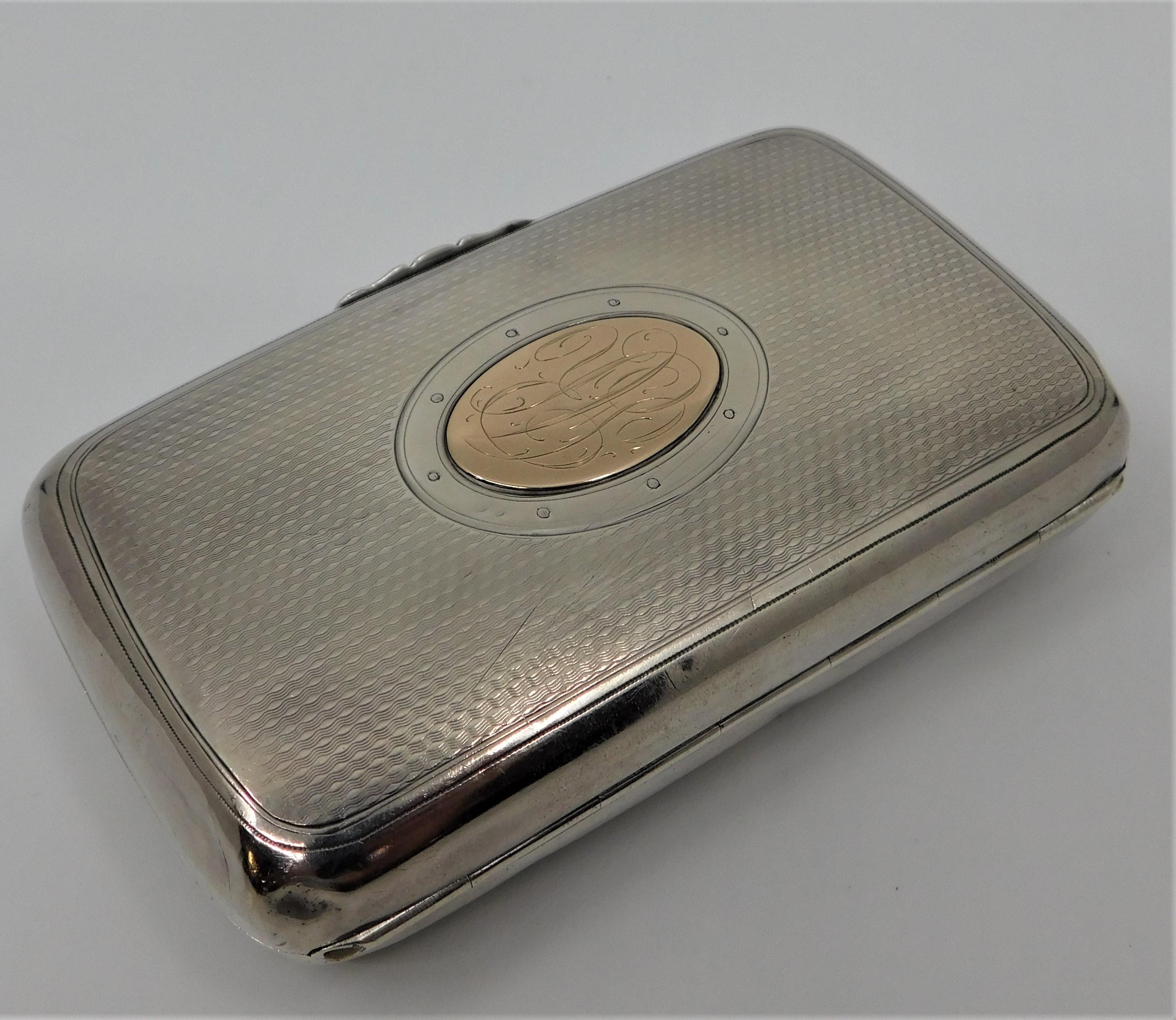 Russian Silver with Gold Medallion Cigarette Case, circa 1900 In Good Condition For Sale In Hamilton, Ontario