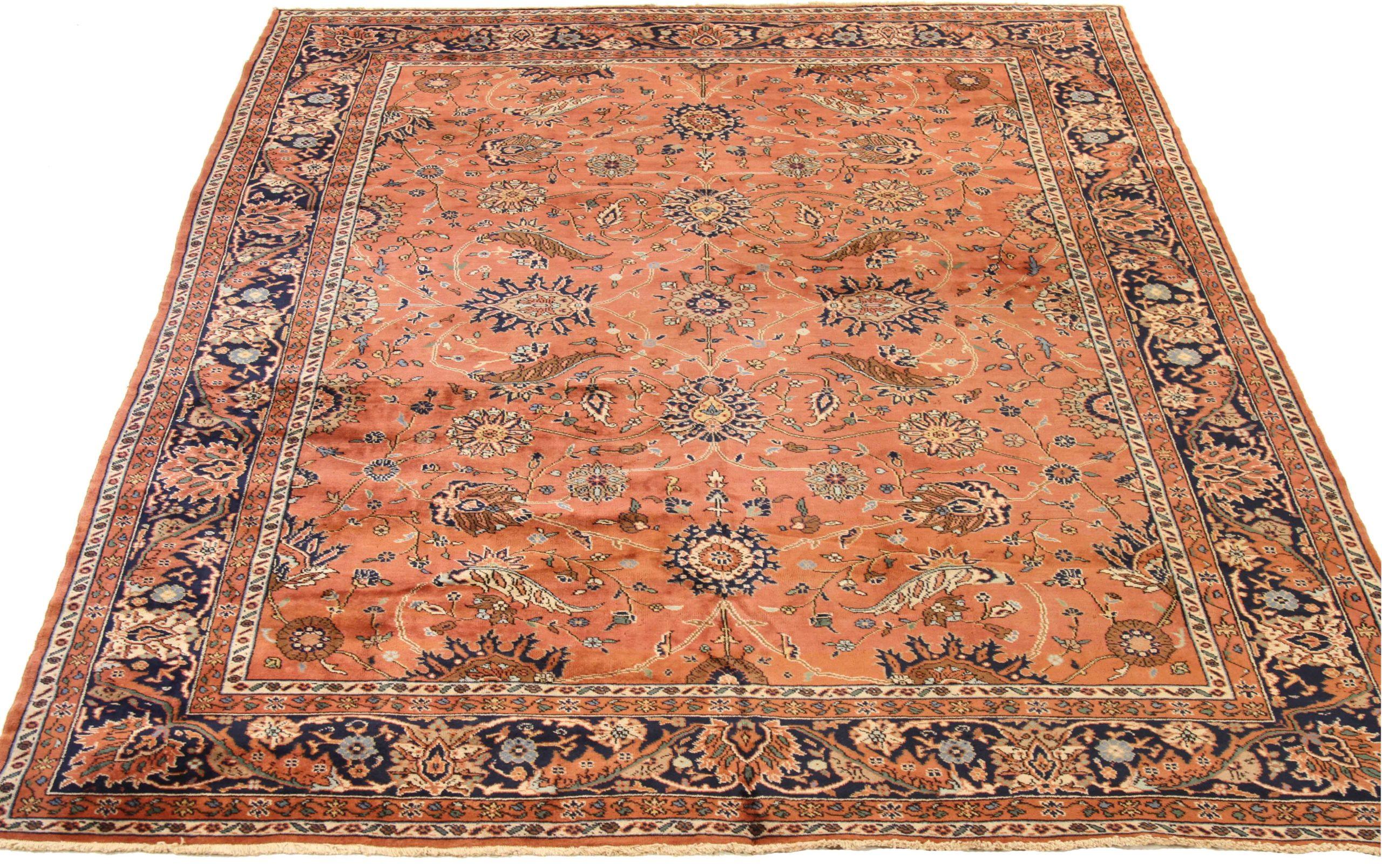Scopri l'eleganza dei Tabriz russi con i tappeti per l'area CIRCA del 1910. Progettato con lana e avorio e blu-rosa, questo design esclusivo è perfetto per valorizzare il tuo spazio.