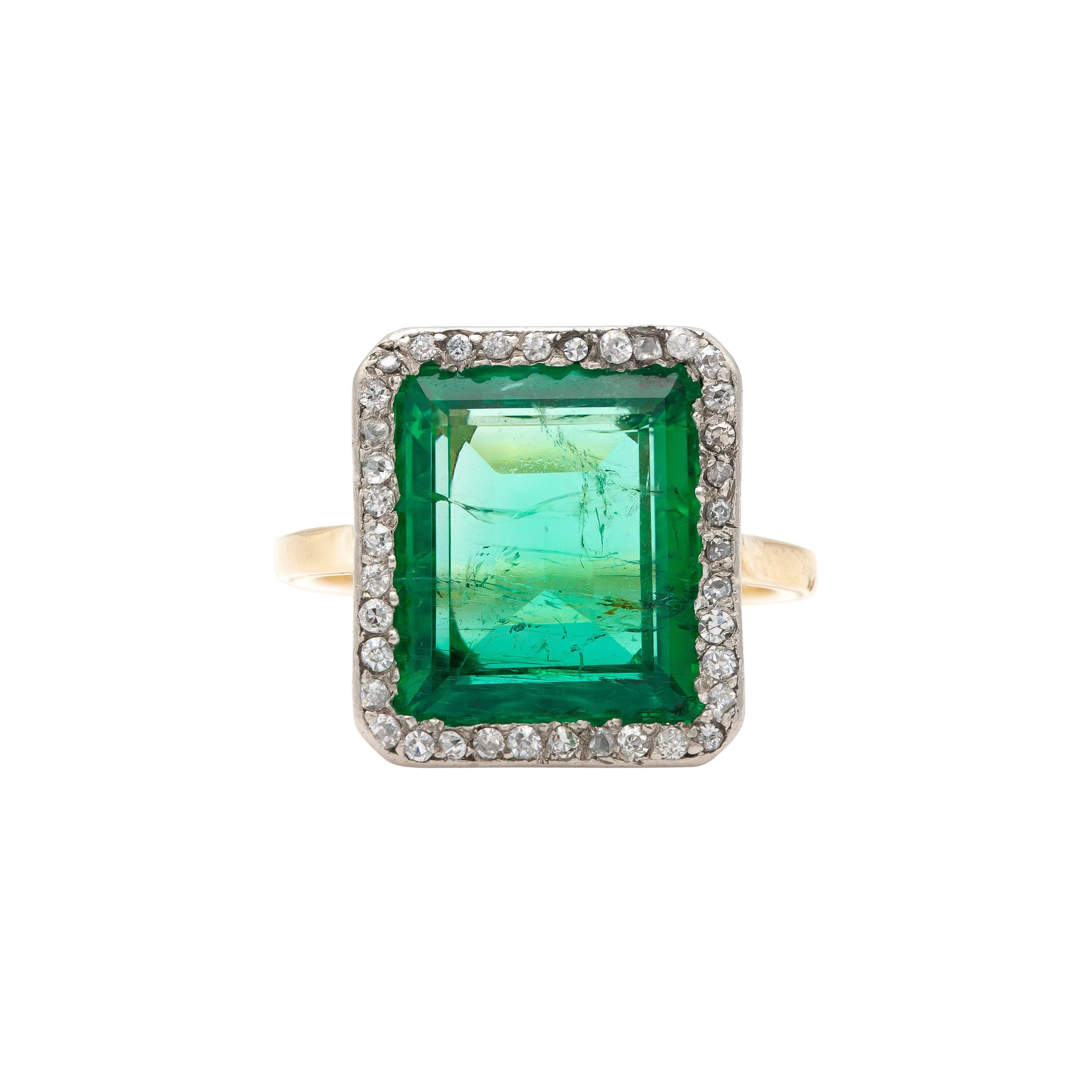 Russian Ural Mountains Emerald Ring with Diamonds For Sale