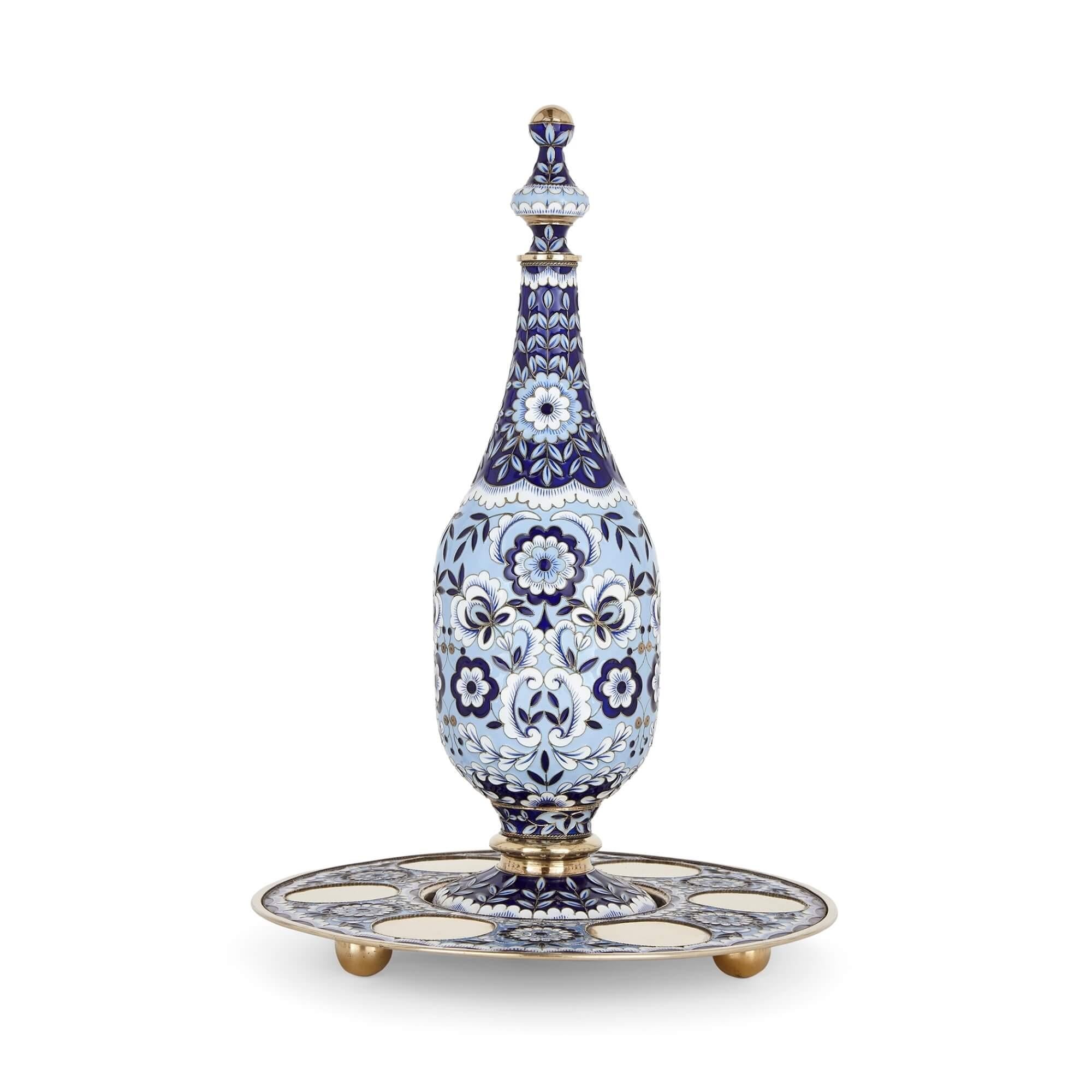 Juego de vodka ruso de vermeil y esmalte azul Cloissoné en venta