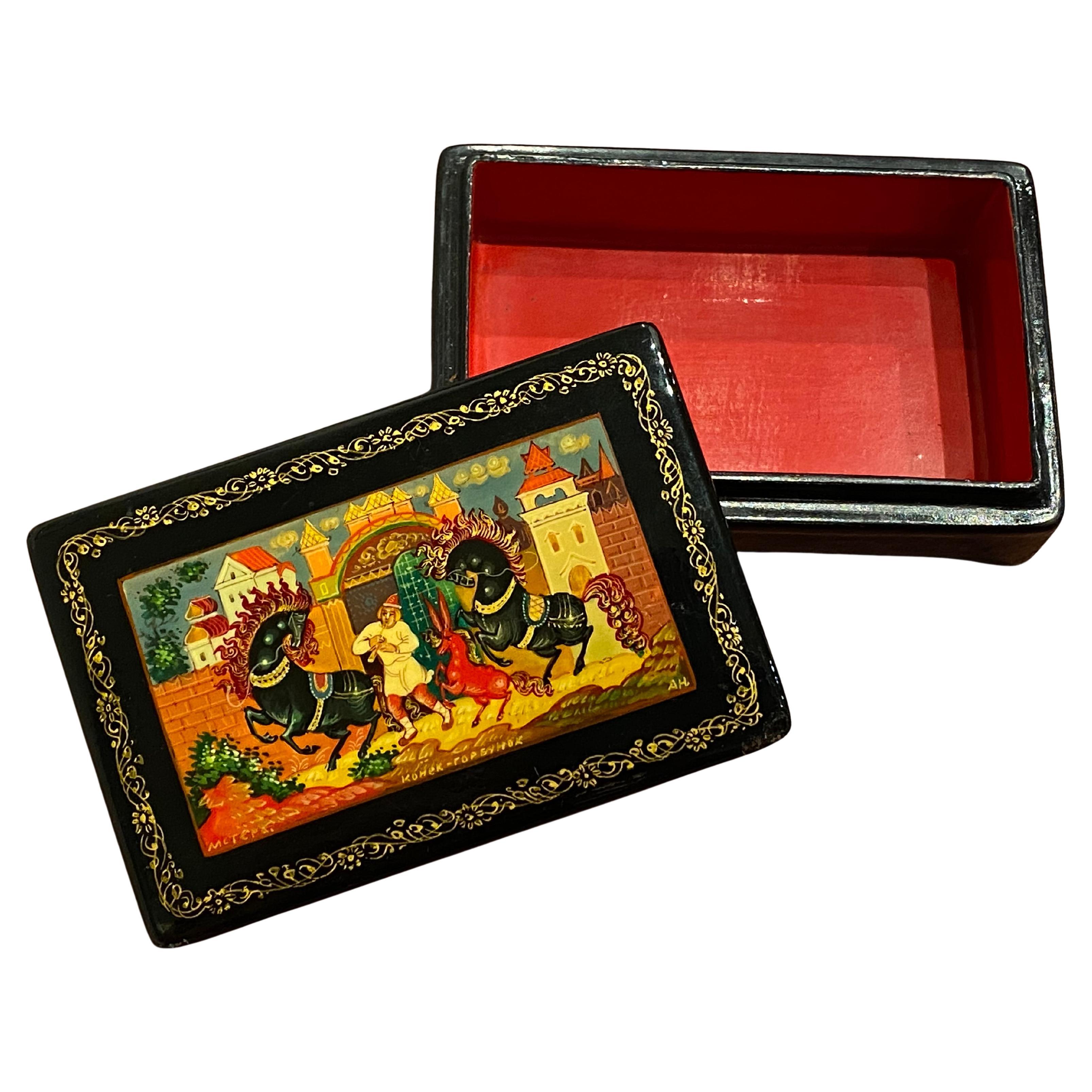 Boîte en laque russe Vintage By. Konek-Gorbunok. Mstera, c1970's, 9cm x 6cm. en vente