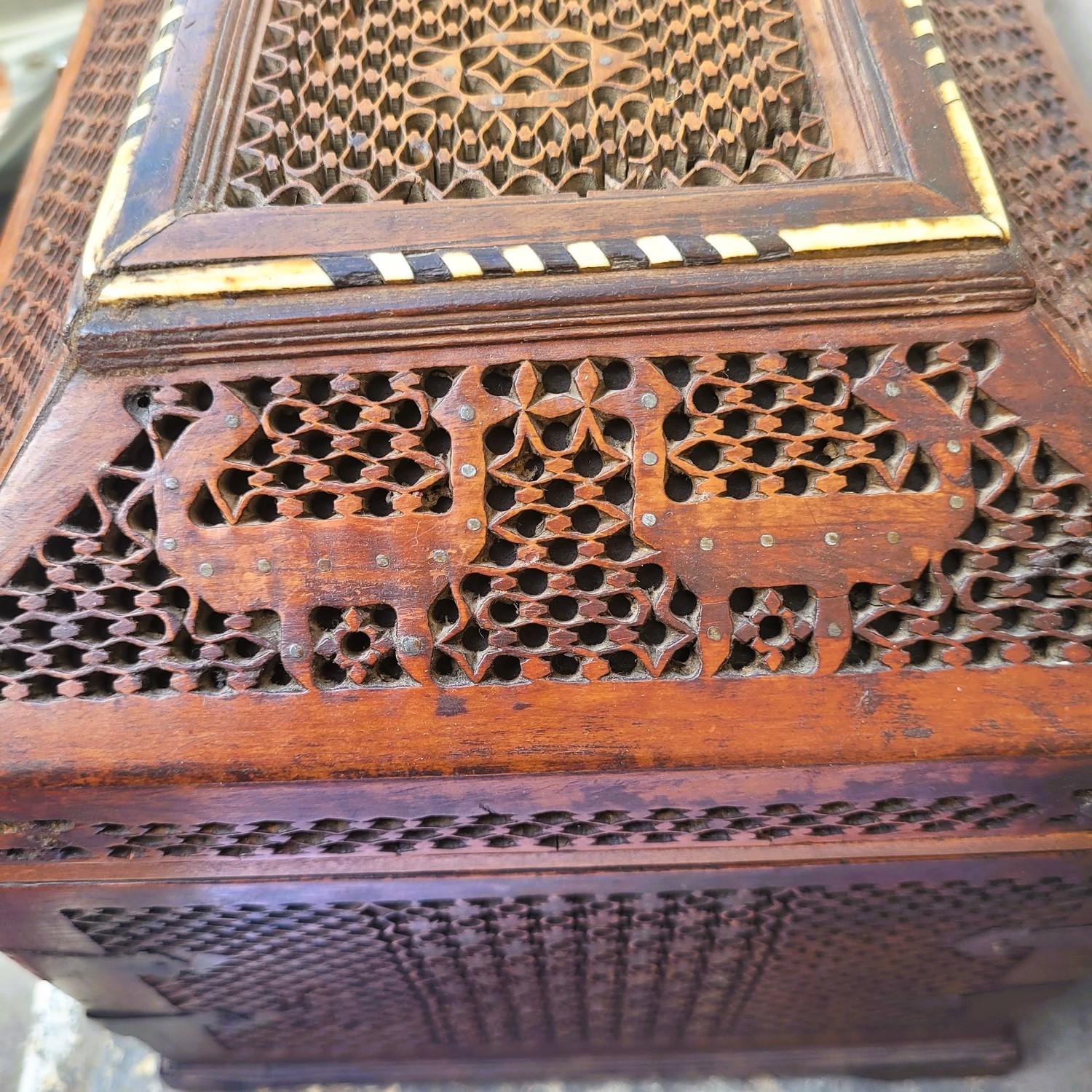 Russian Wooden Box, In The Style Of The Abramtsevo Workshop, 19th Century For Sale 13