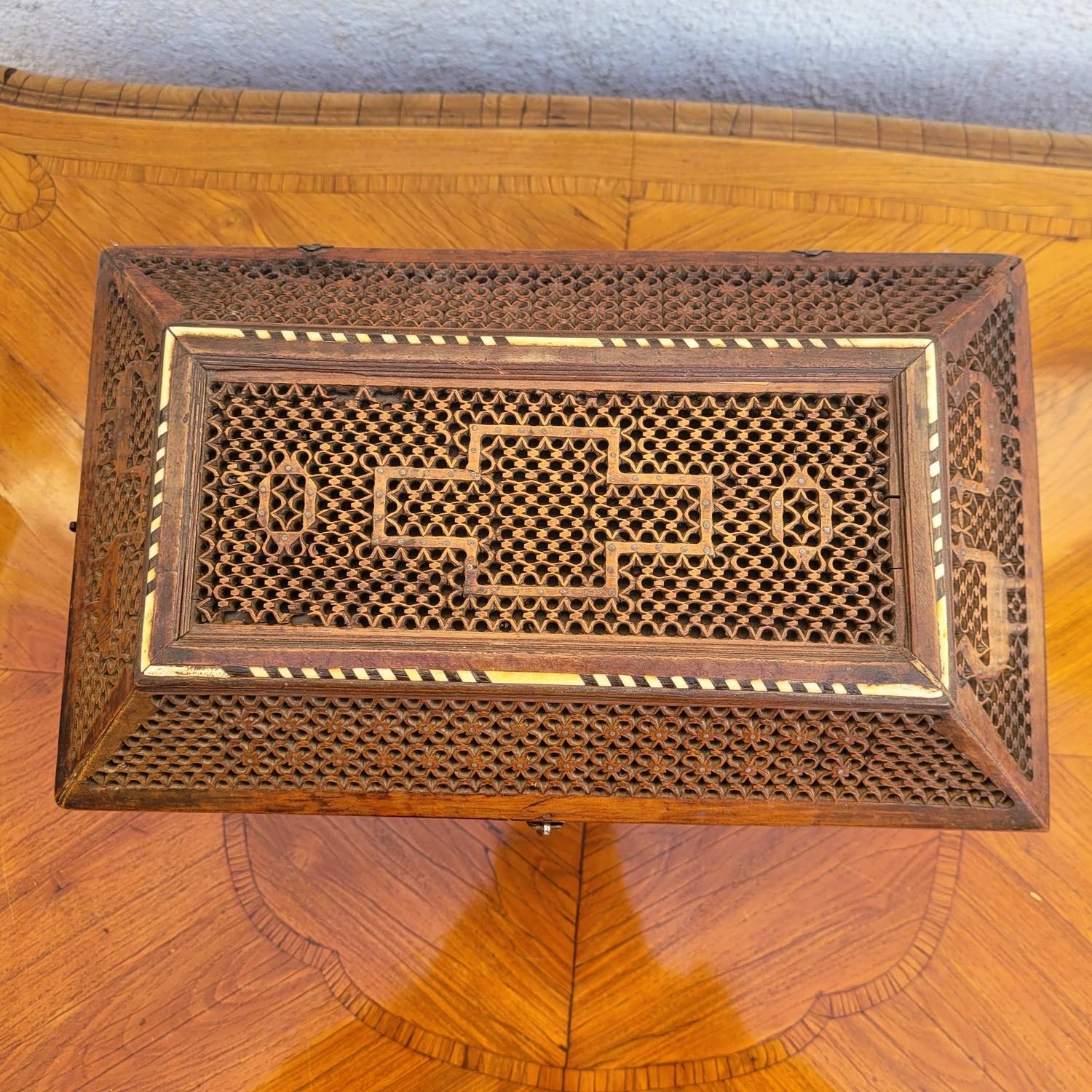 Arts and Crafts Russian Wooden Box, In The Style Of The Abramtsevo Workshop, 19th Century For Sale