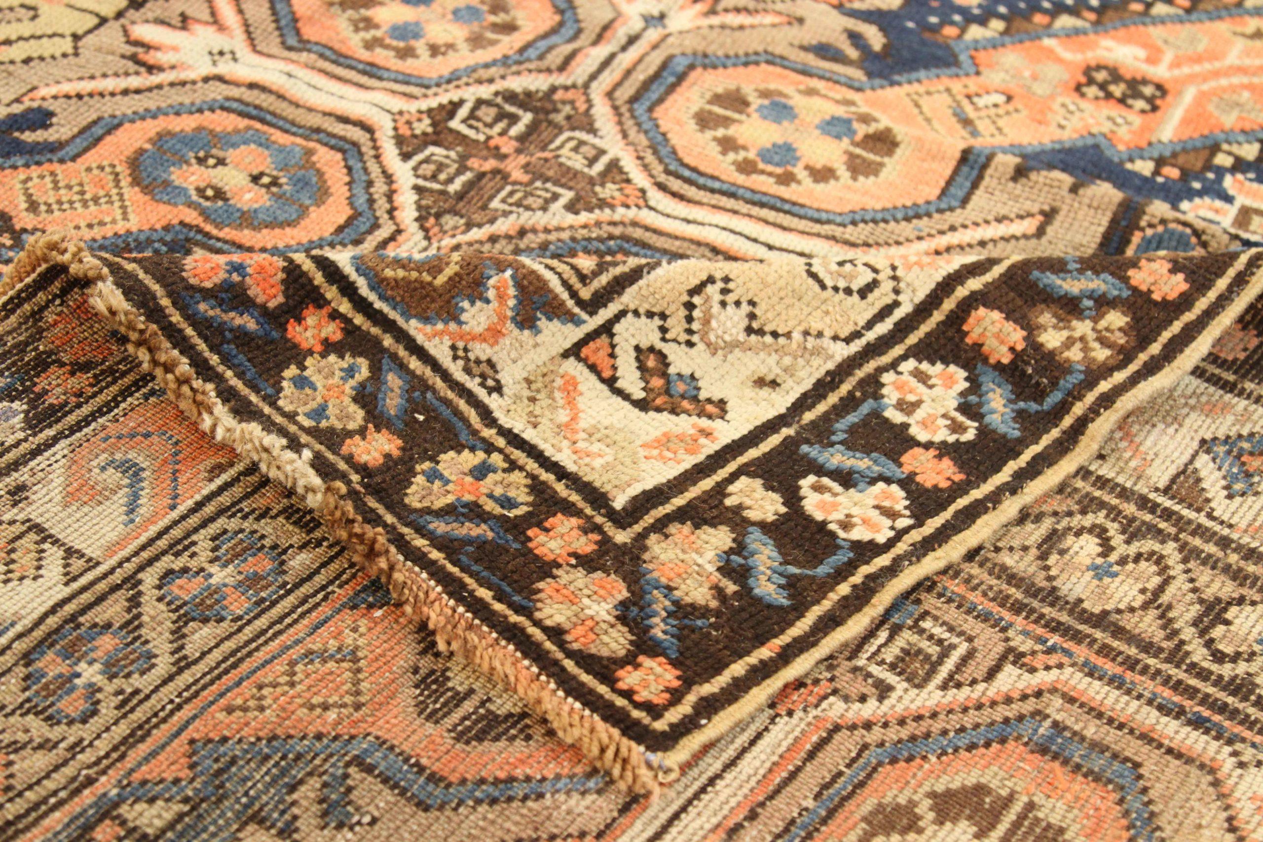 Russische Zeikhoor-Teppiche aus Wolle Circa 1910 - Elfenbein, Marineblau, Rosa und Rosa, 72848 (20. Jahrhundert) im Angebot