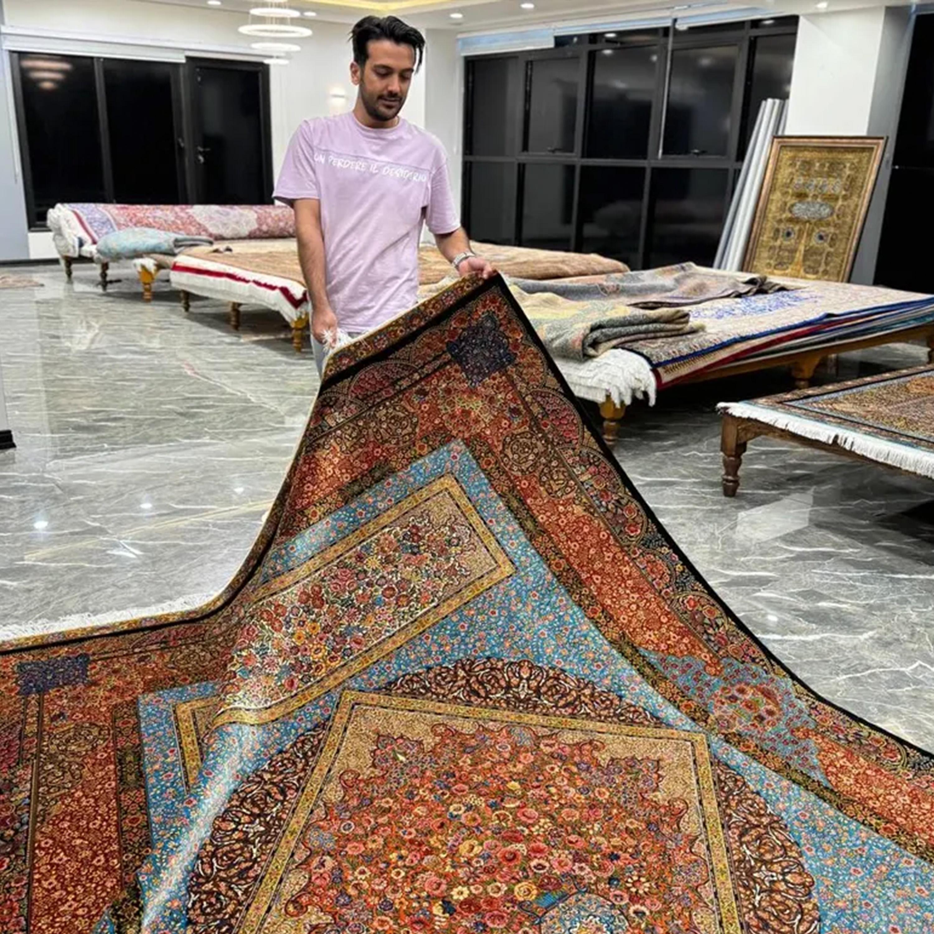 XXI secolo e contemporaneo Tappeto persiano di pura seta in stile giardino blu e ruggine, artigianato iraniano, 0043 in vendita