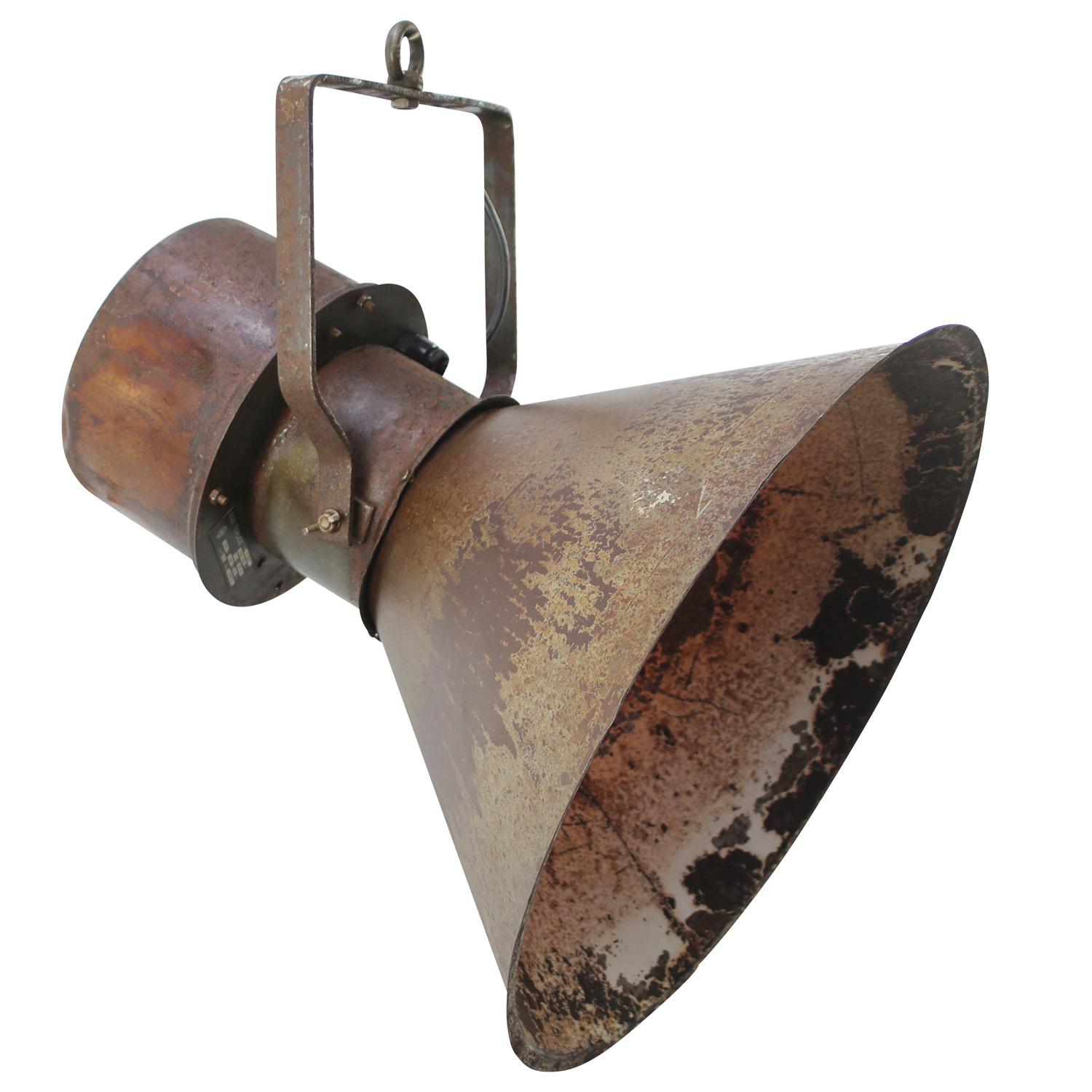 Iron, industrial pedant light, spotlight.
Rust metal with rotatable arm

Weight: 4.50 kg / 9.9 lb

Priced per individual item. All lamps have been made suitable by international standards for incandescent light bulbs, energy-efficient and LED bulbs.