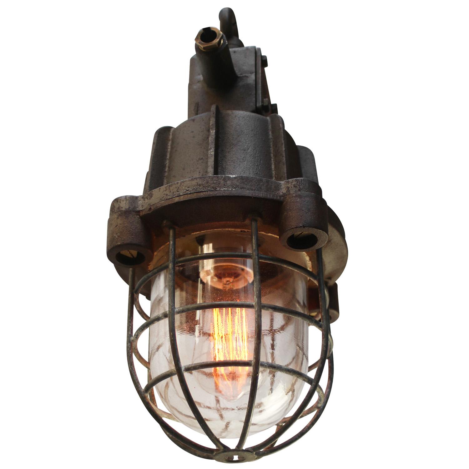 Industrielle Vintage-Pendelleuchte aus Rostguss und Gusseisen aus klarem Glas von Industria Rotterdam (Niederländisch) im Angebot