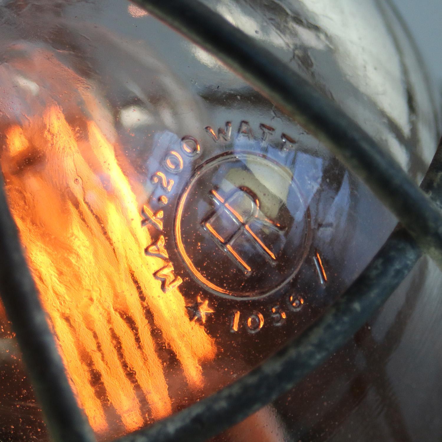 Industriale Ciondolo industriale in ghisa ruggine vintage con vetro trasparente di Industria Rotterdam in vendita