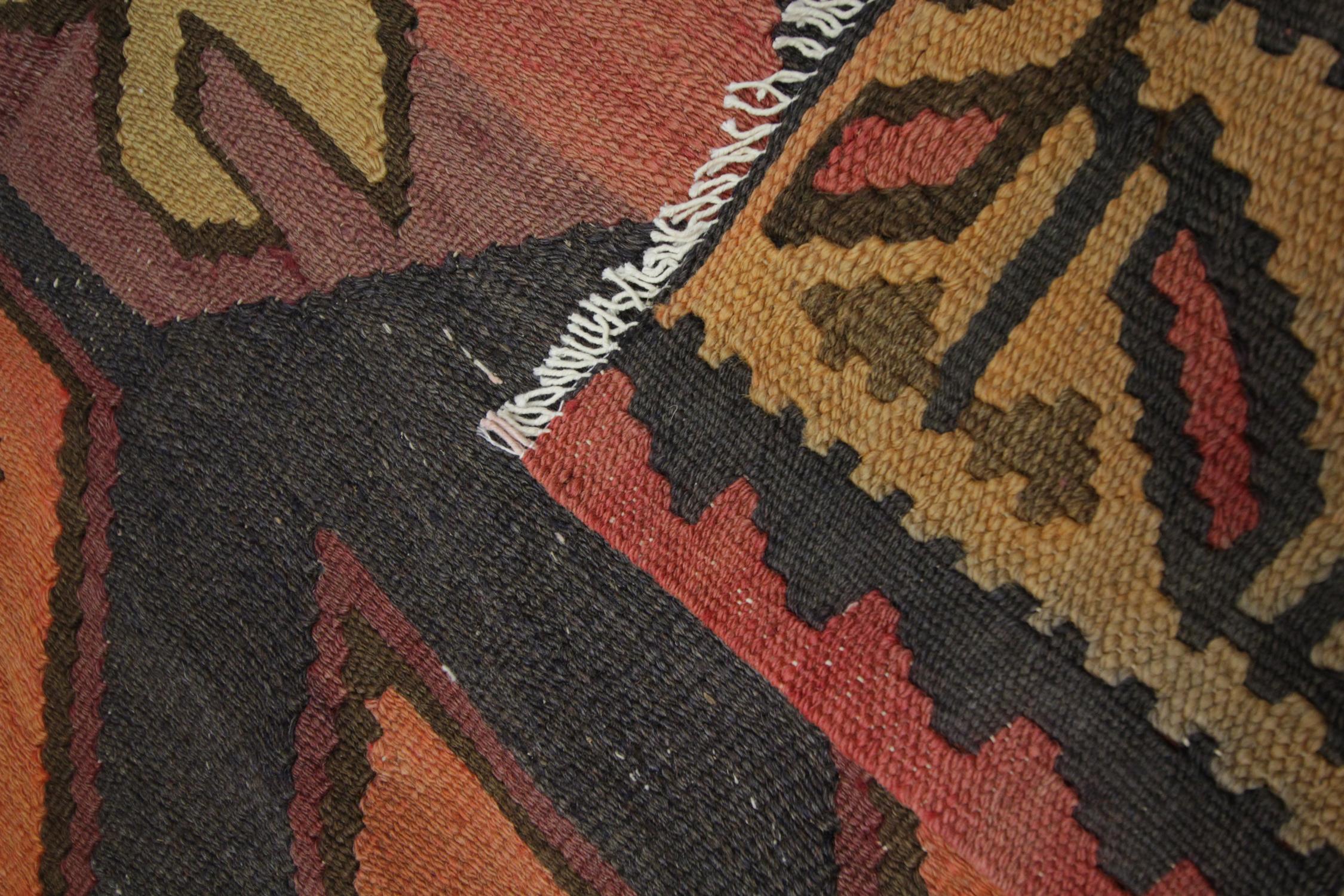 Rost Geometrische Kilim Läufer, Handgefertigt Tribal Wolle Flachgewebe, Boho Flur Teppich im Zustand „Hervorragend“ im Angebot in Wembley, GB