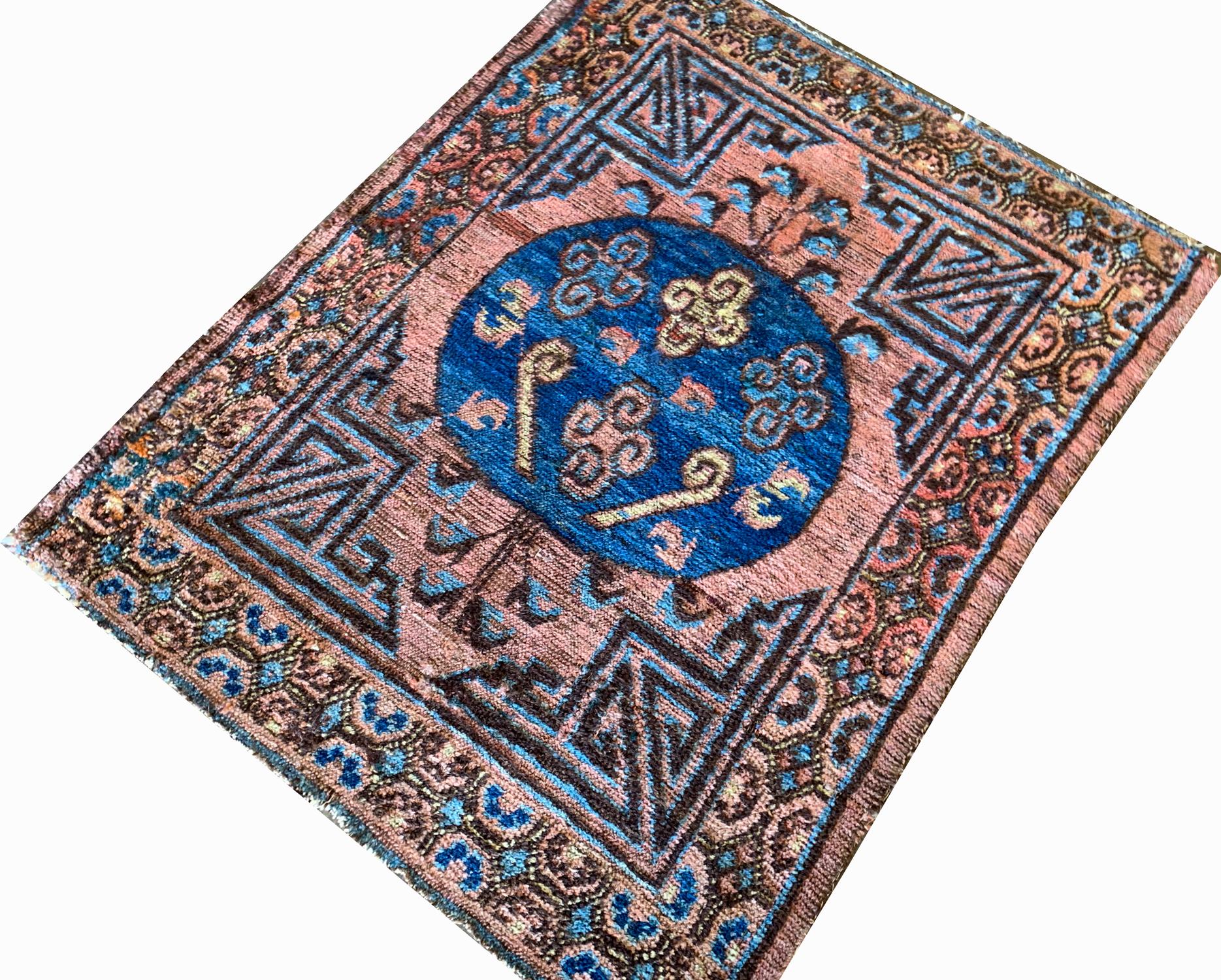 Handgefertigter Kohtan-Teppich in Rost, orientalischer, chinesischer blauer Wollteppich (Stammeskunst) im Angebot