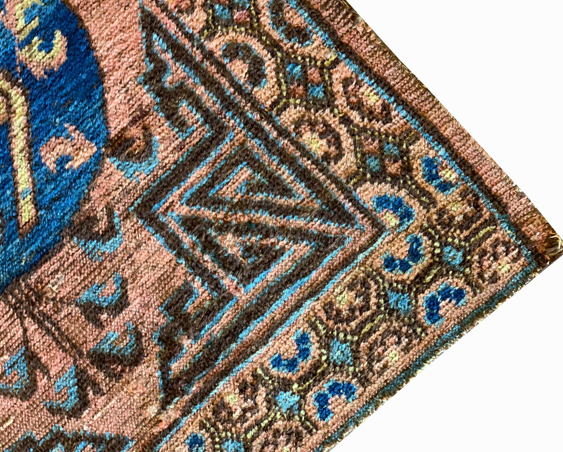 Handgefertigter Kohtan-Teppich in Rost, orientalischer, chinesischer blauer Wollteppich (Handgeknüpft) im Angebot