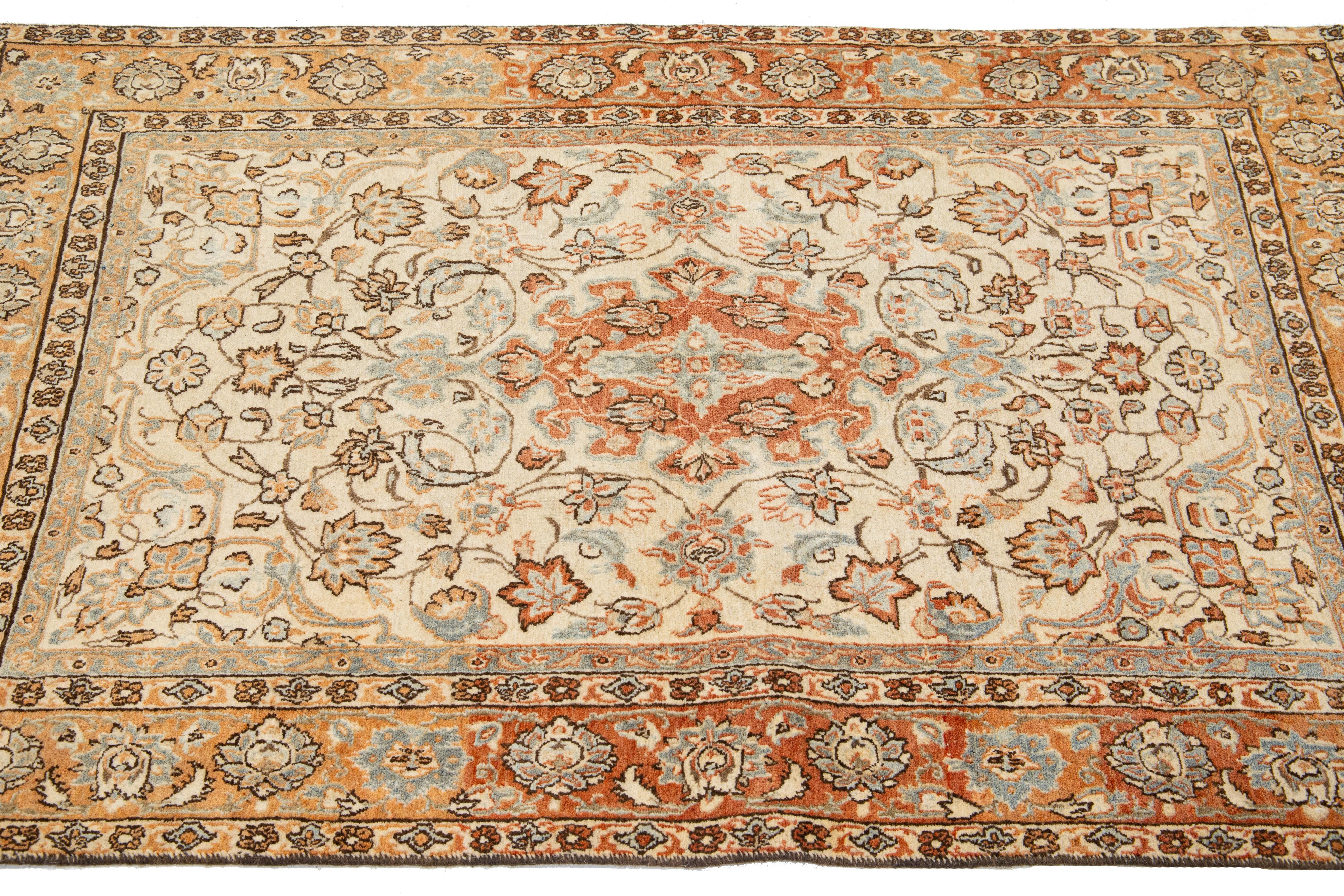 Rostiger handgefertigter persischer Mahal-Wollteppich mit floralem Allover-Muster  (Persisch) im Angebot