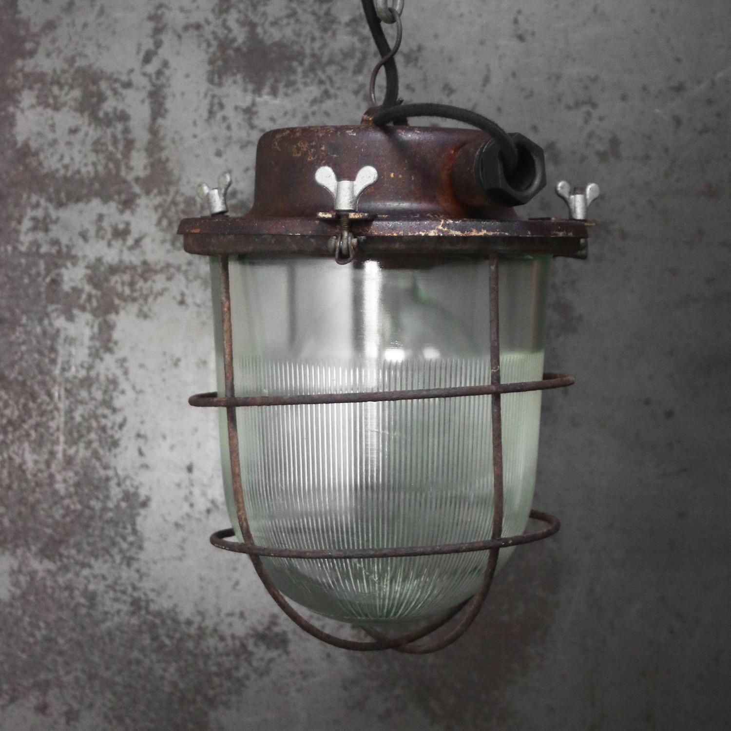 Rost Metall Vintage Industrial Clear Cut Glas Pendelleuchte (Industriell) im Angebot