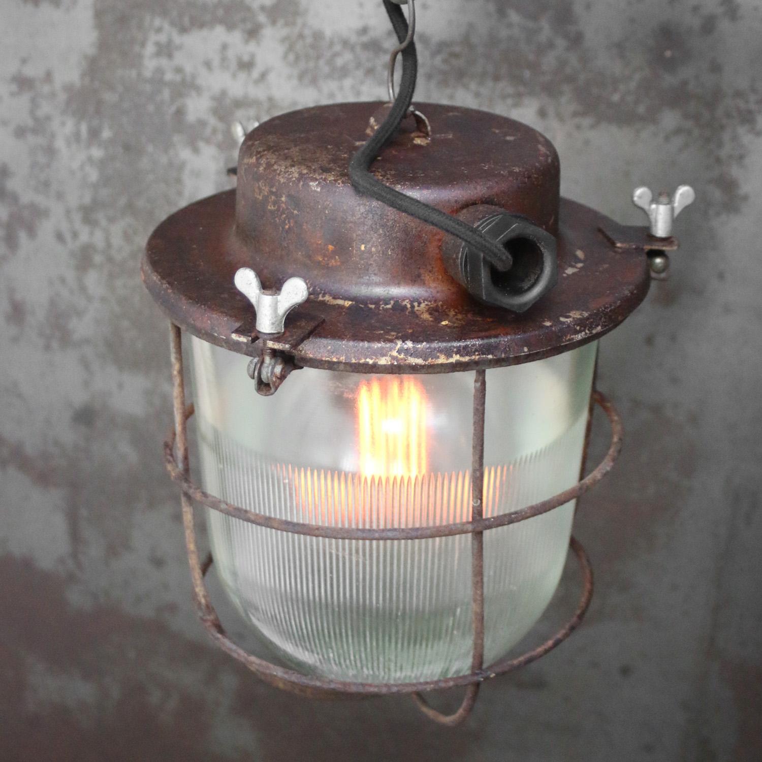 Rost Metall Vintage Industrial Clear Cut Glas Pendelleuchte (Polnisch) im Angebot