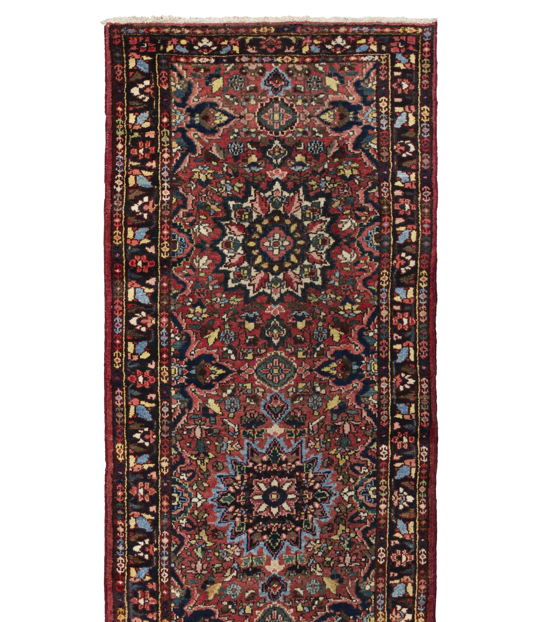 Rust Persian Wool Hand Knotted Runner 3 ft x 11 ft , Starburst Medallion (Persisch) im Angebot