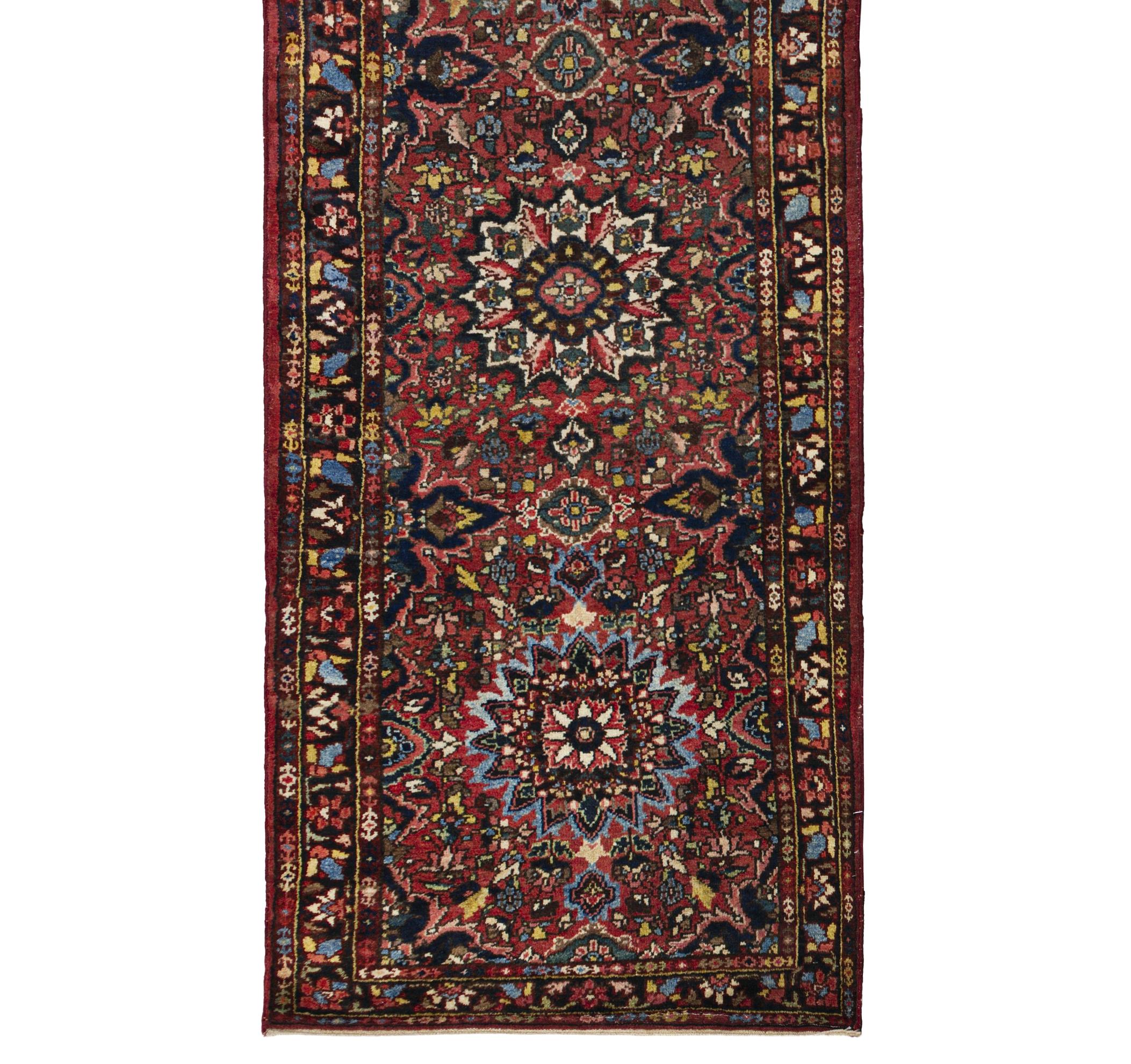 Rust Persian Wool Hand Knotted Runner 3 ft x 11 ft , Starburst Medallion (Handgewebt) im Angebot