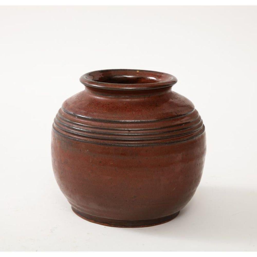 Vase en céramique émaillée rouge rouille, France, 20ème siècle Excellent état - En vente à New York City, NY