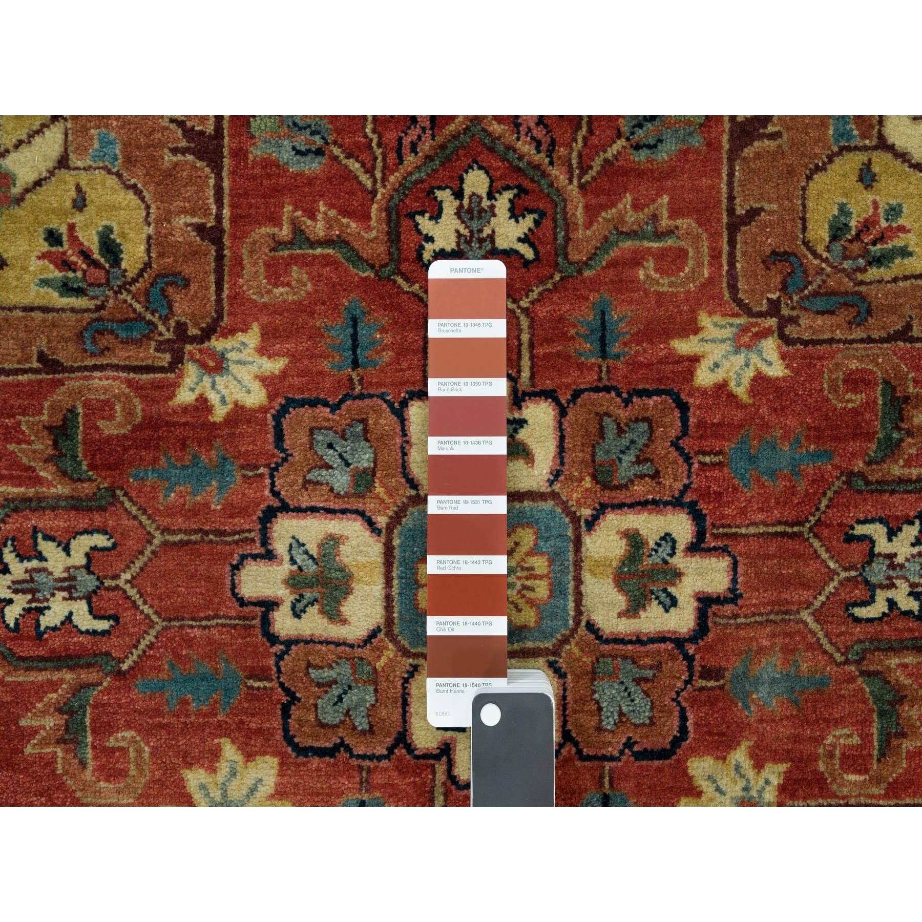 Quadratischer orientalischer handgeknüpfter Heriz-Re-Creation-Wollteppich in Rostrot 9'10