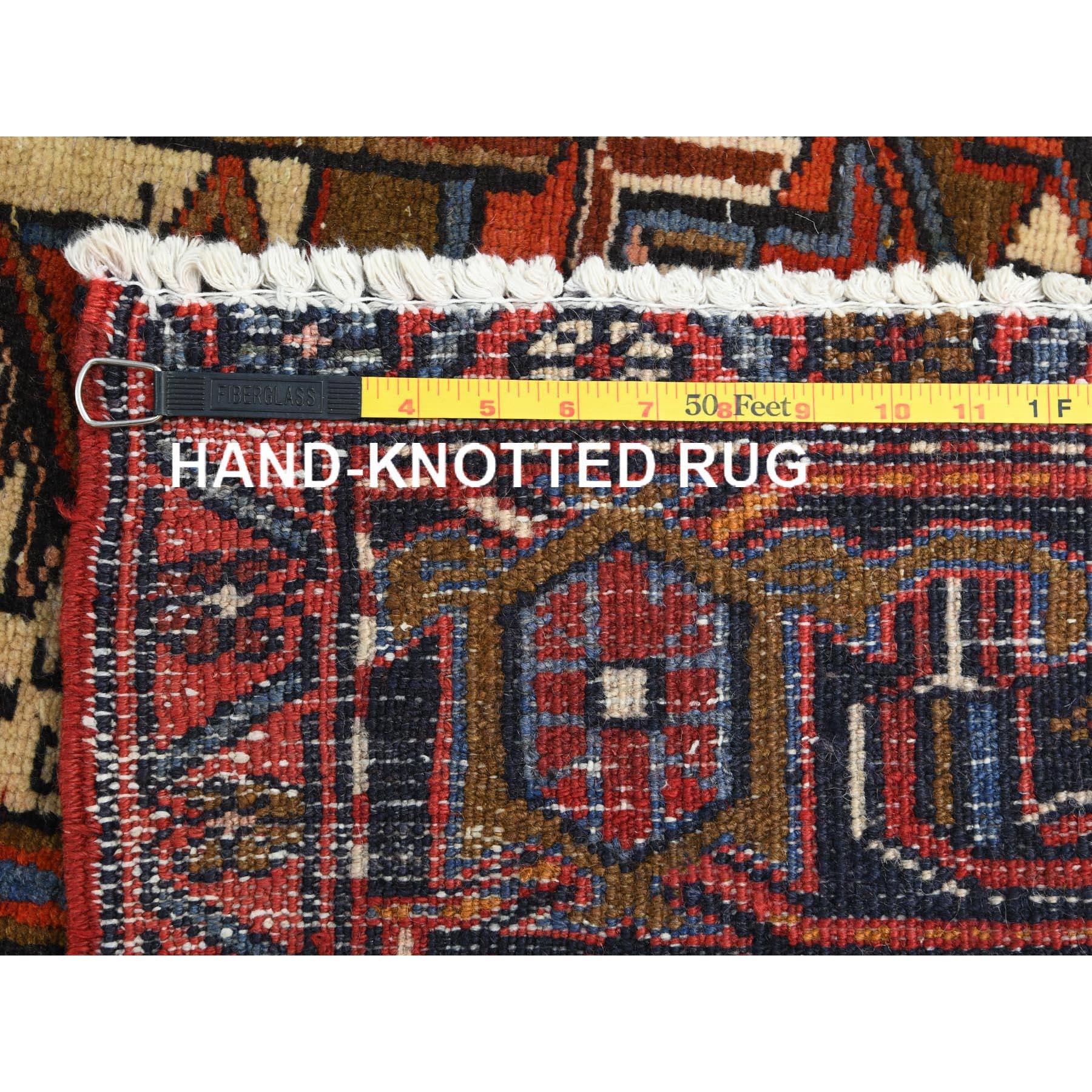 Rostrot Vintage Persisch Heriz Gereinigt Rustikal Look Getragene Wolle Handgeknüpft Teppich im Angebot 7