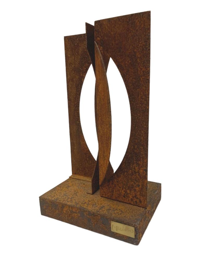 Rust Sculpture by Juan Jaramillo In Good Condition For Sale In New York, NY