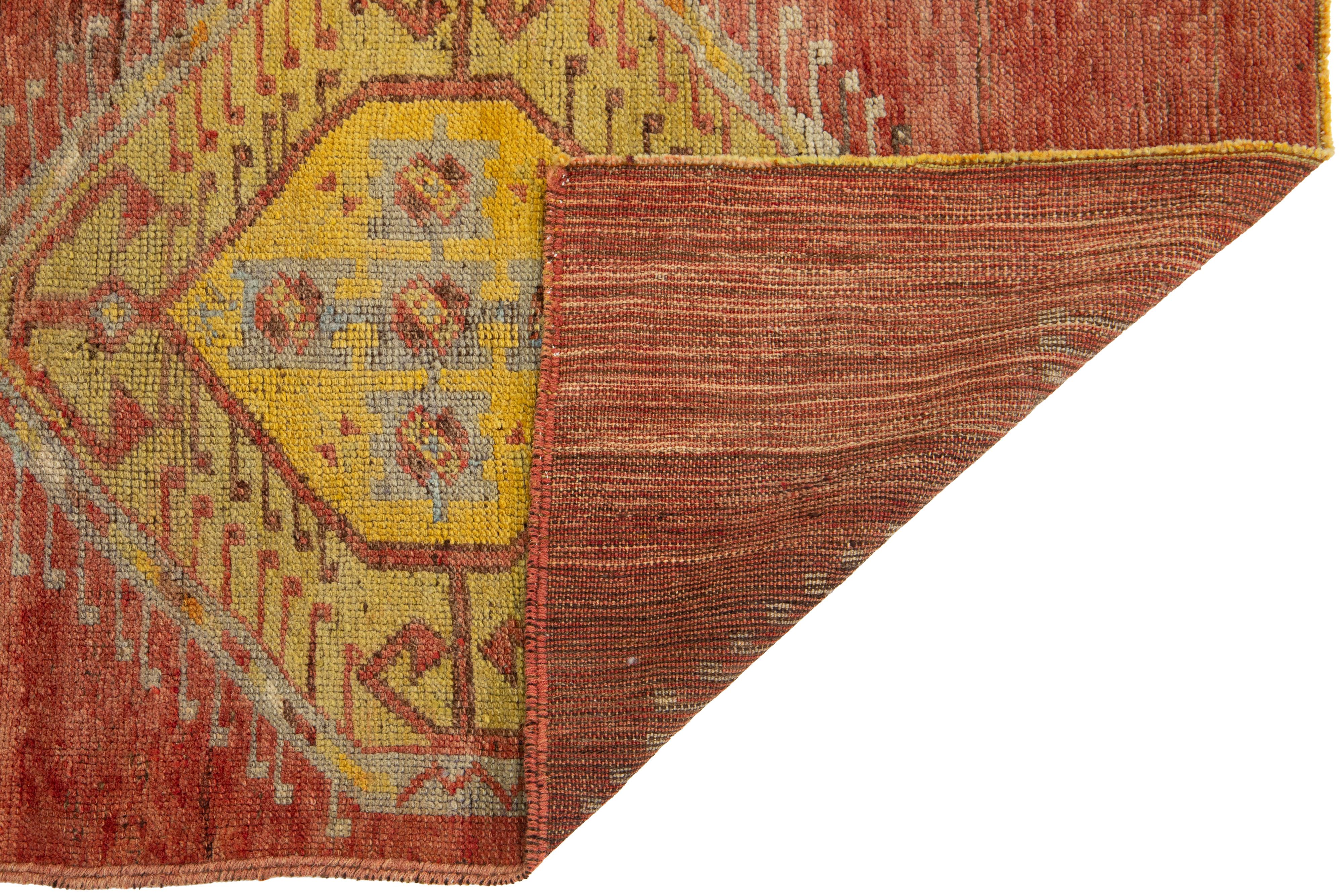 Rust Vintage Türkischer Anatolischer Woll-Läufer aus Rost mit geometrischem Design (20. Jahrhundert) im Angebot