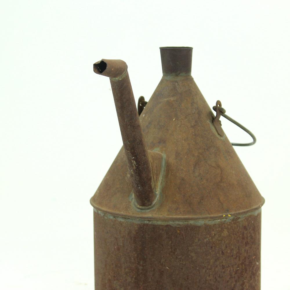 Rusted Watering-Can, Czechoslovakia, circa 1930 im Zustand „Relativ gut“ im Angebot in Zohor, SK