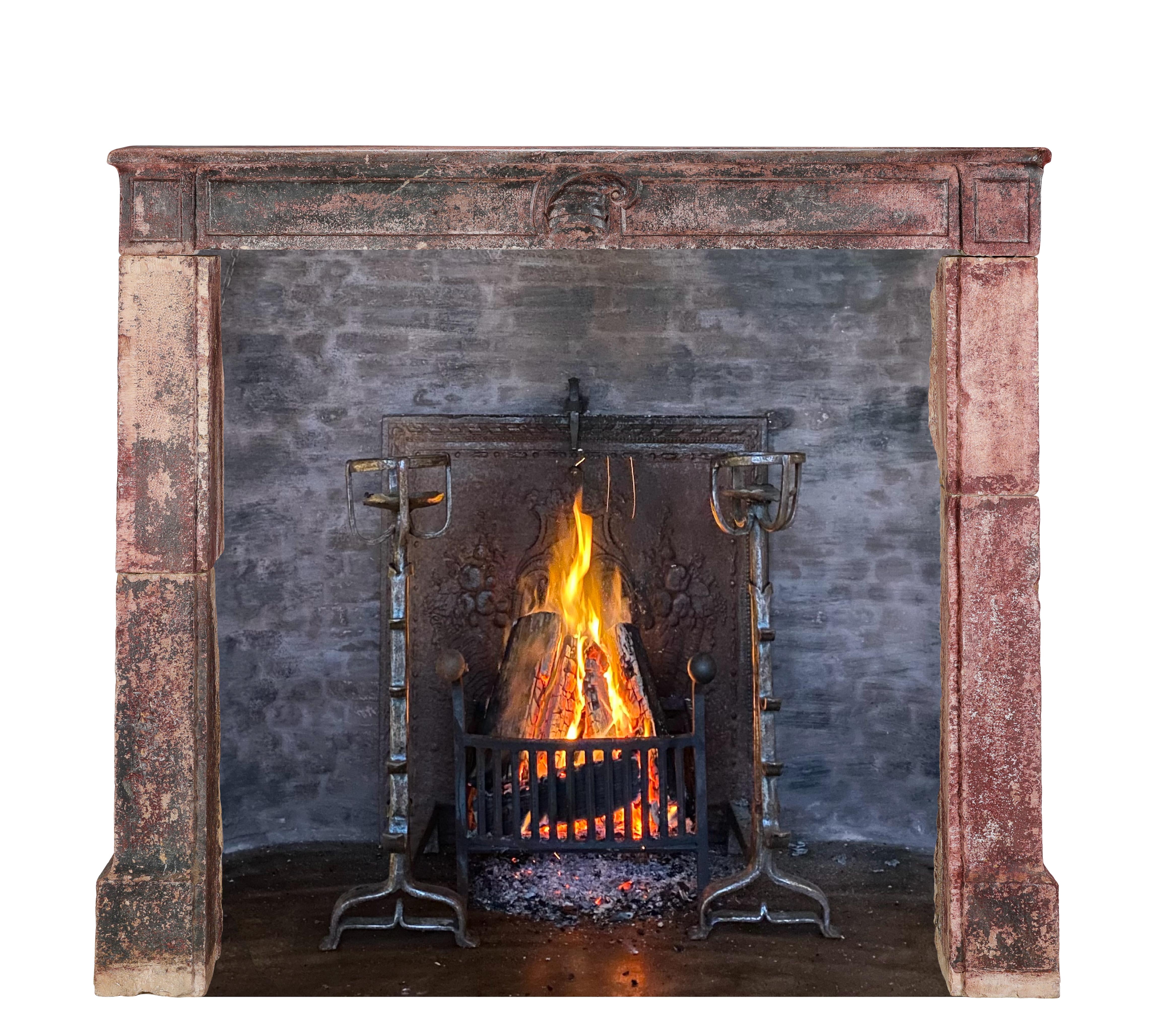 Chimenea Rústica Siglo XVI Con Gorro De Bufón - Auténtica Unidad De Una en Excelente estado para la venta en Beervelde, BE