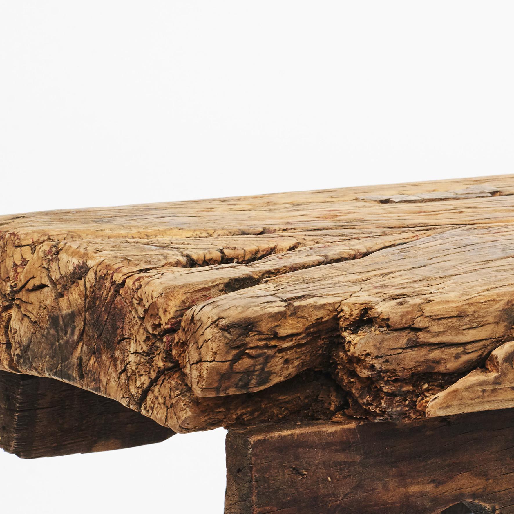 Rustic 17th-18th Century Chinese Pine Bench In Good Condition In Kastrup, DK