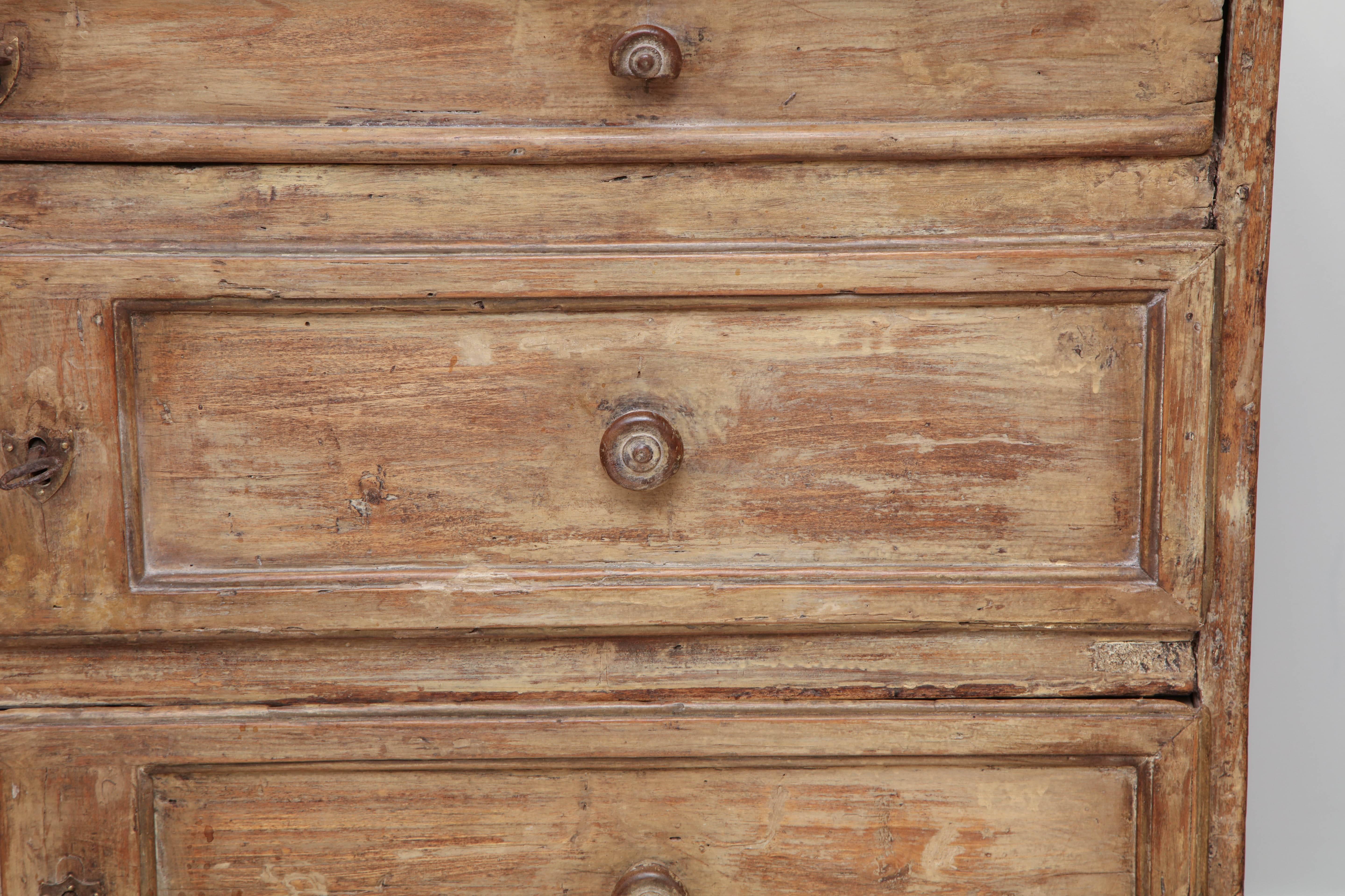 18th Century and Earlier Rustic 17th Century Italian Poplar Commode with Four Drawers For Sale