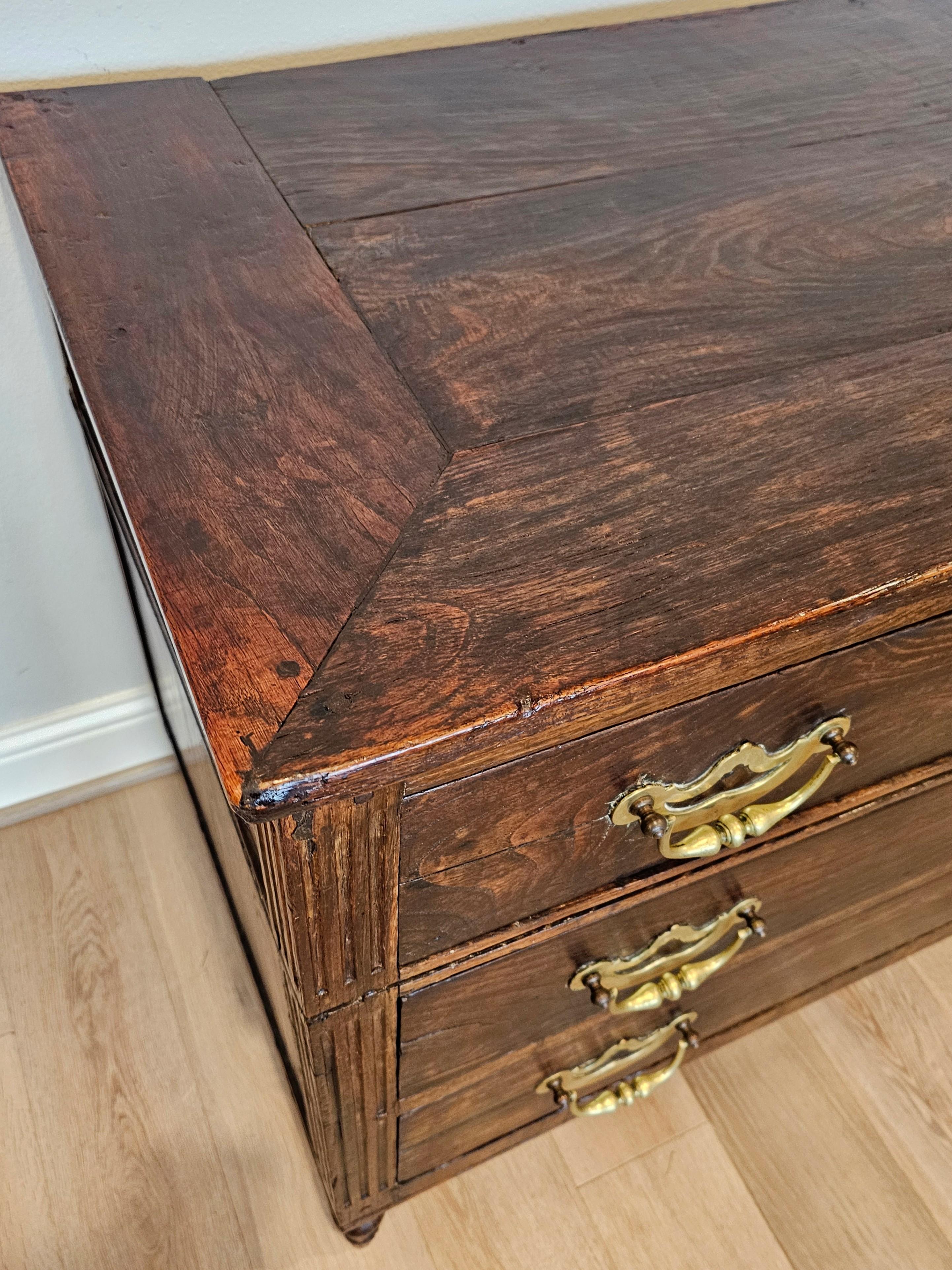 Rustic 18th Century Italian Louis XVI Period Chest Of Drawers Commode For Sale 6