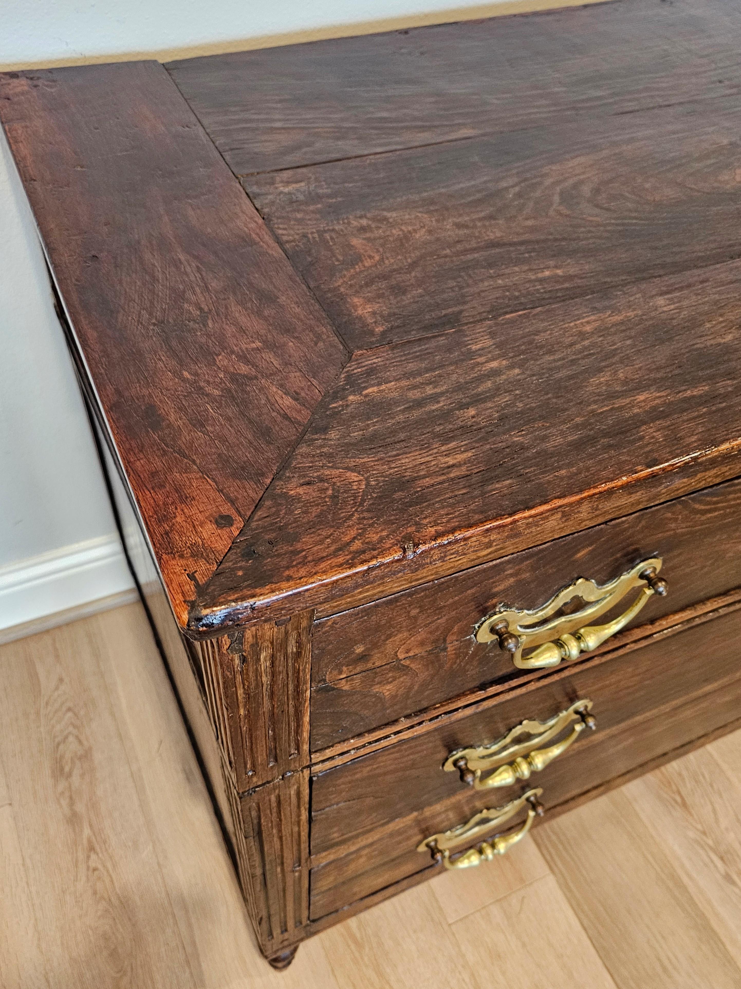 Rustic 18th Century Italian Louis XVI Period Chest Of Drawers Commode  For Sale 6