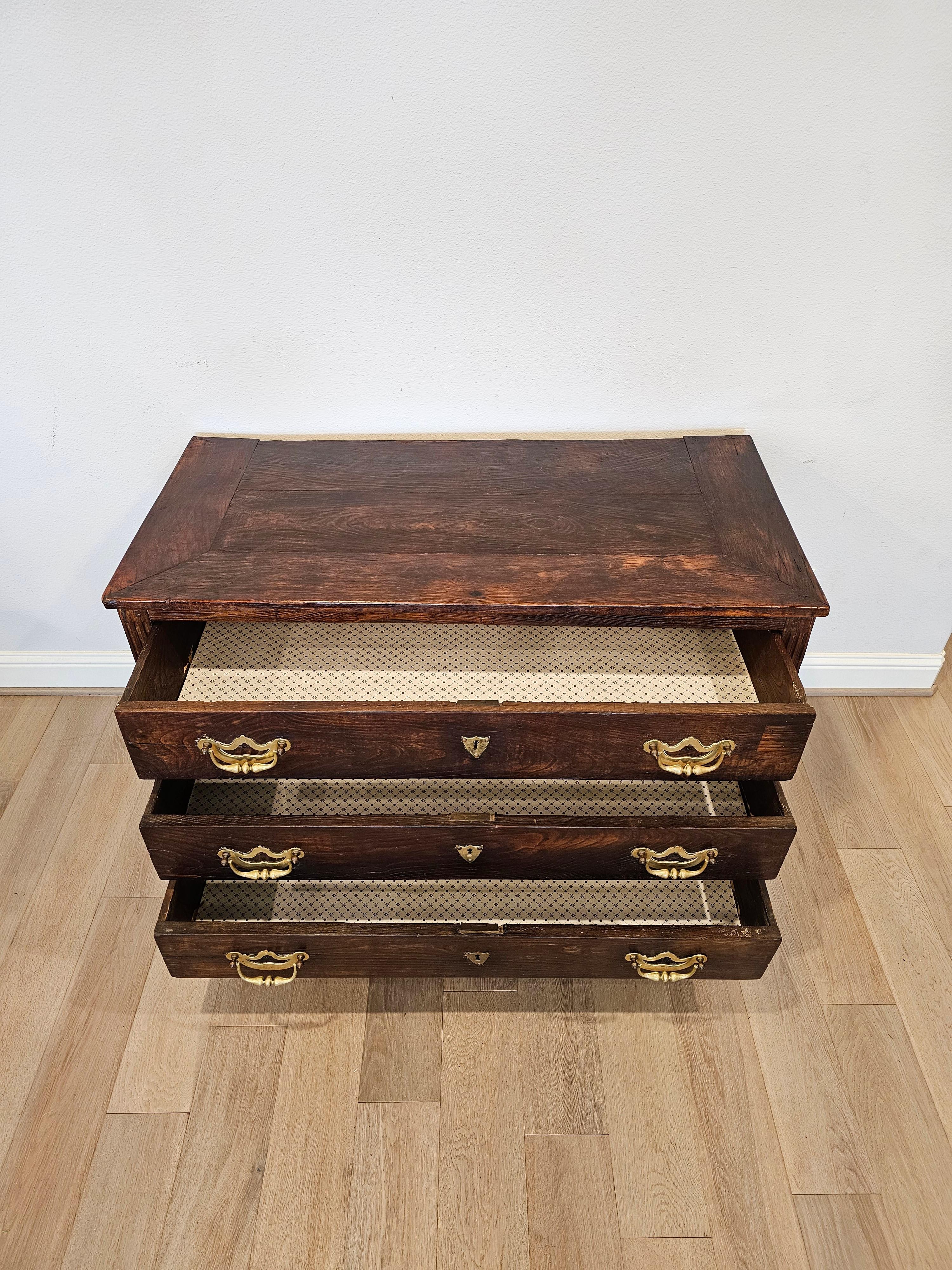 Rustic 18th Century Italian Louis XVI Period Chest Of Drawers Commode  For Sale 7