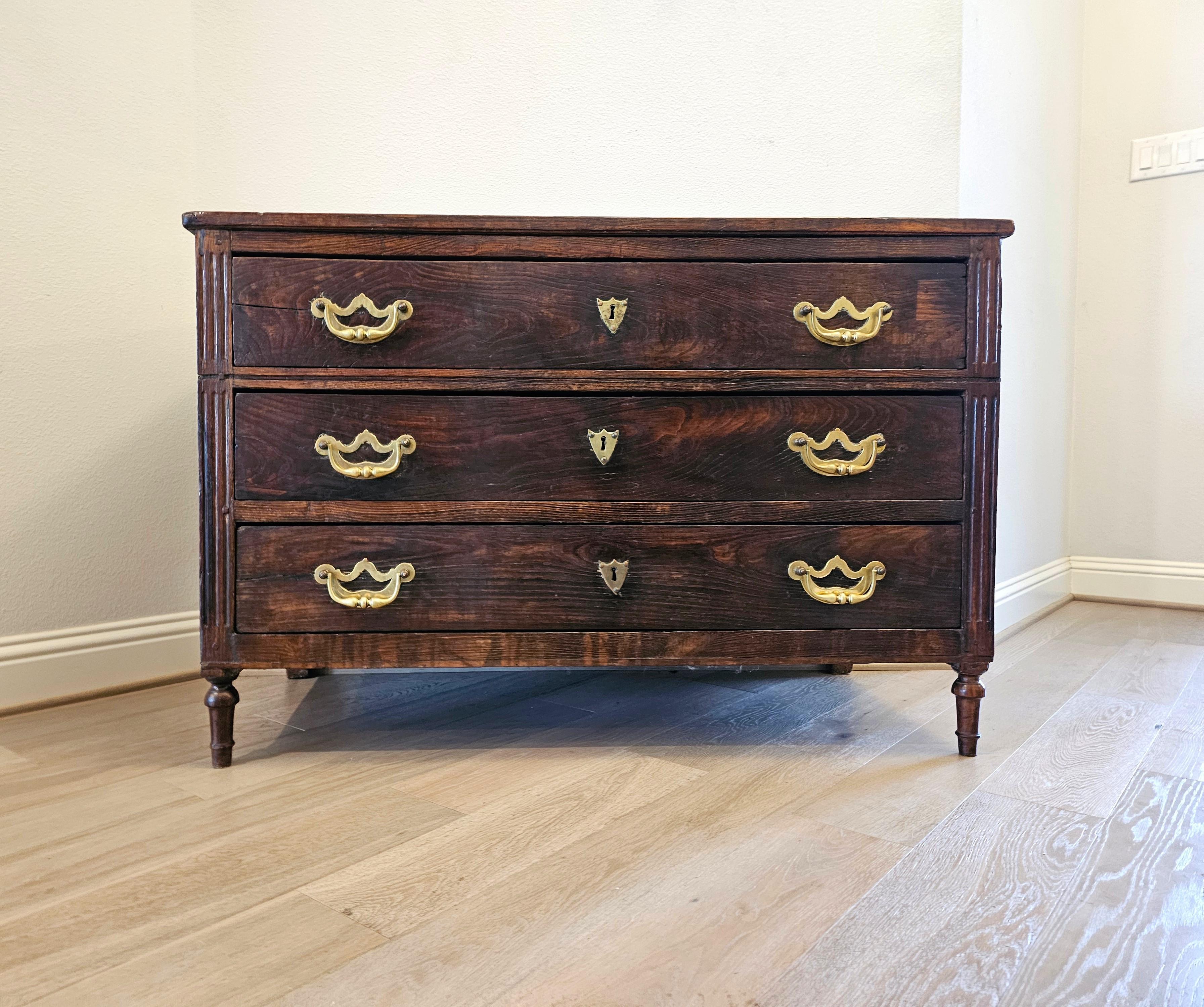 Rustic 18th Century Italian Louis XVI Period Chest Of Drawers Commode  In Good Condition For Sale In Forney, TX