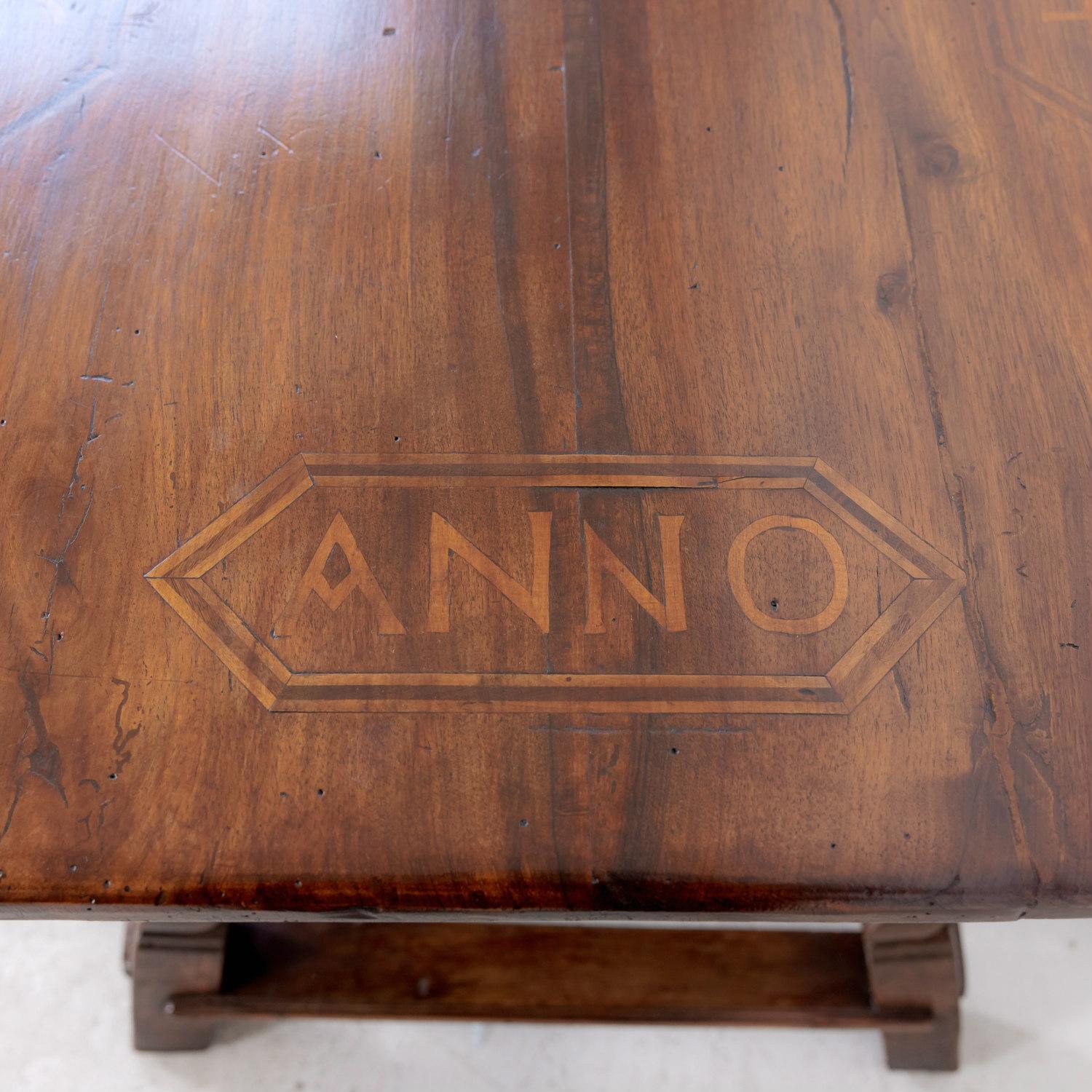 Table d'appoint rustique d'époque baroque espagnole du XVIIIe siècle en vente 2
