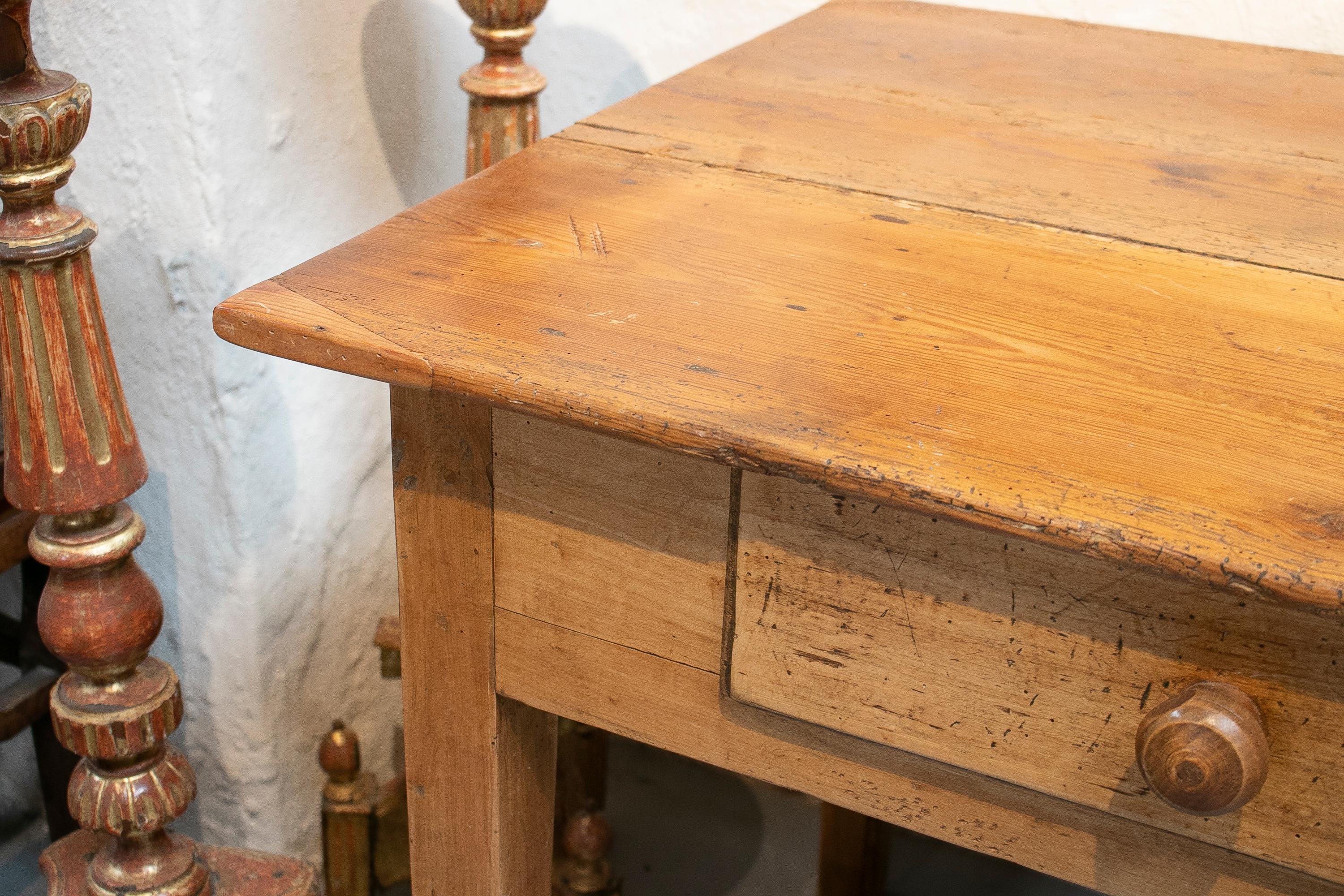 Rustic 1920s Spanish Two-Drawer Lime Washed Pine Wood Farmhouse Table In Good Condition In Marbella, ES